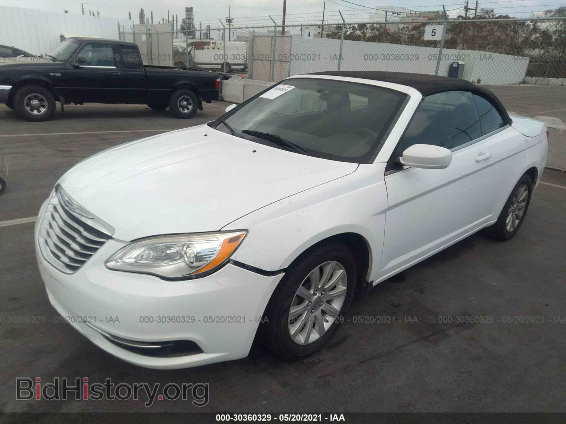 2012 CHRYSLER 200 - VIN: 1C3BCBEB4CN123561 - Фото 2