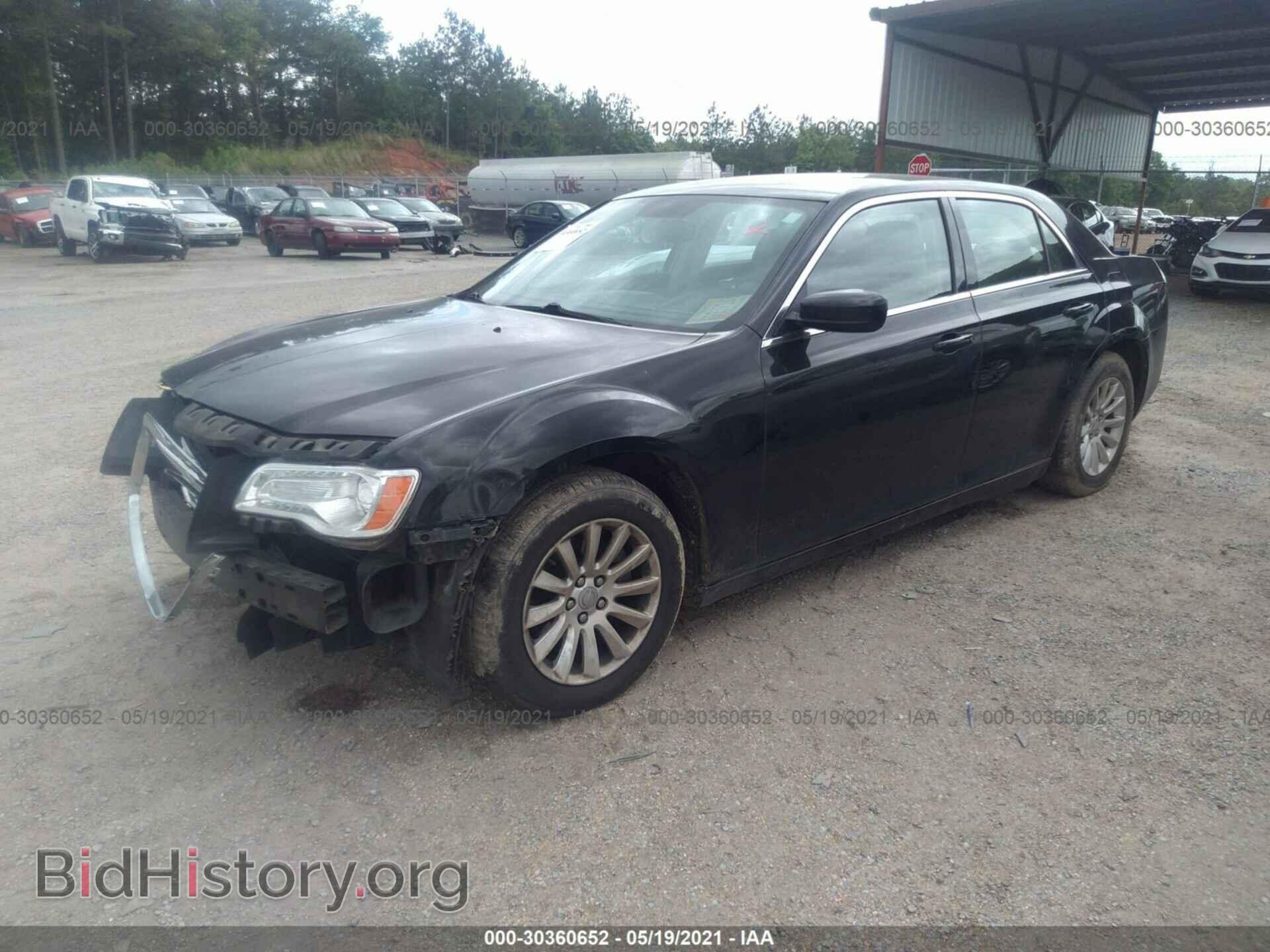 2013 CHRYSLER 300 - VIN: 2C3CCAAGXDH632144 - Фото 2