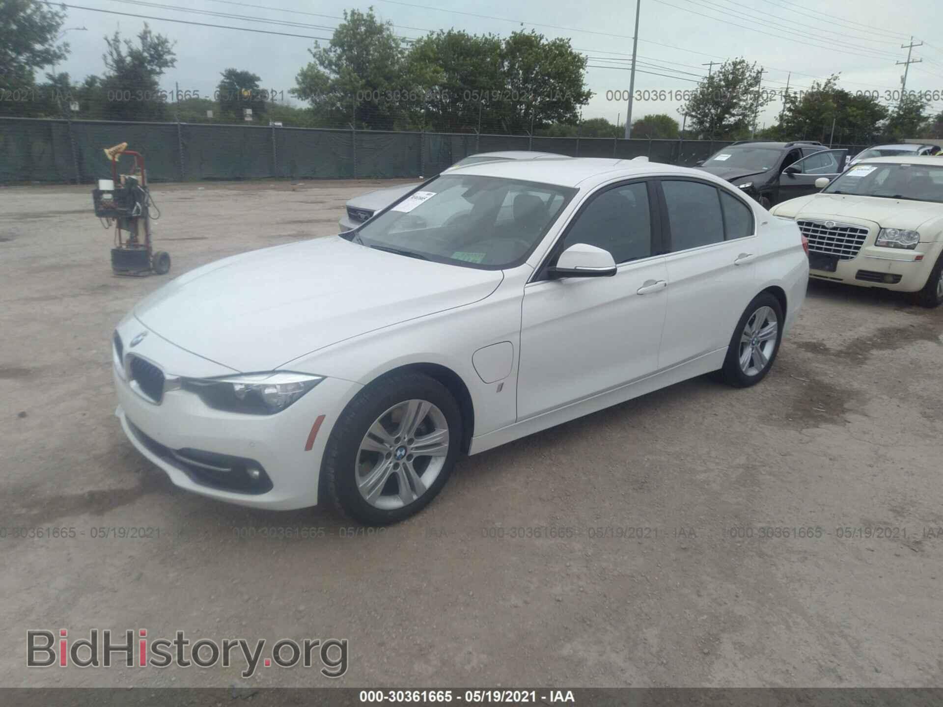 2017 BMW 3 SERIES - VIN: WBA8E1C33HA159047 - Фото 2