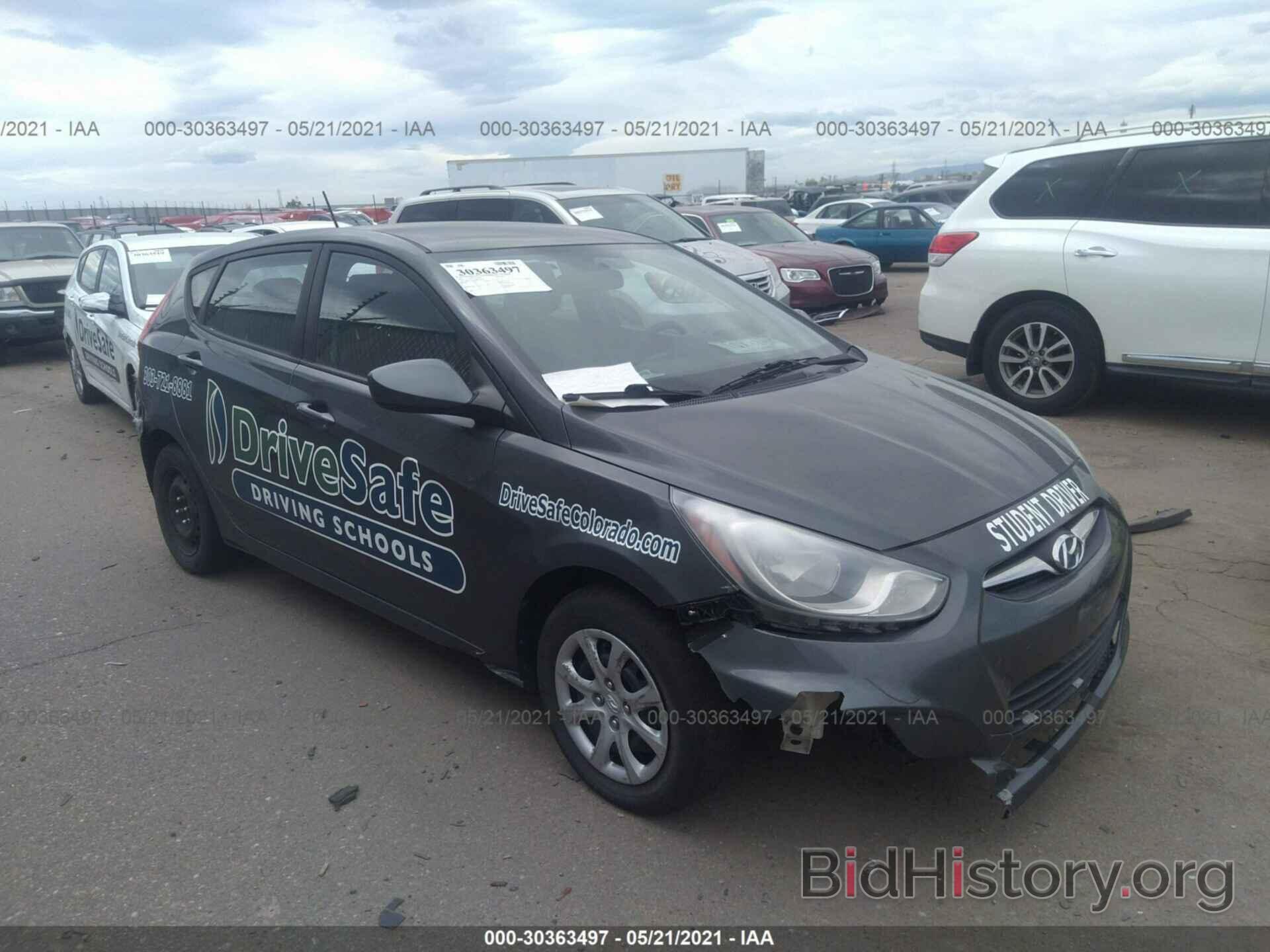 Photo KMHCT5AE6DU059415 - HYUNDAI ACCENT 2013