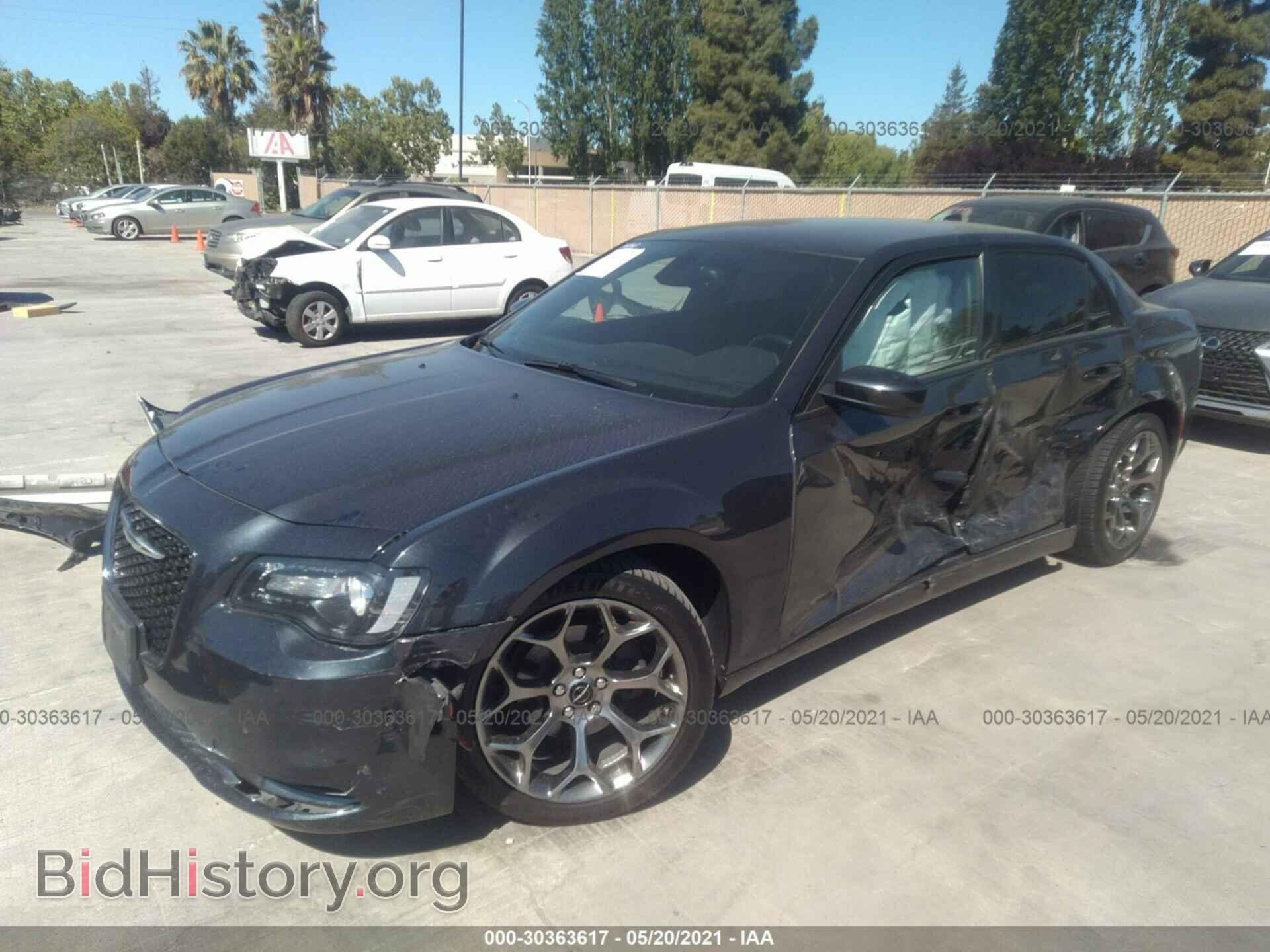 2016 CHRYSLER 300 - VIN: 2C3CCABG9GH311022 - Фото 2