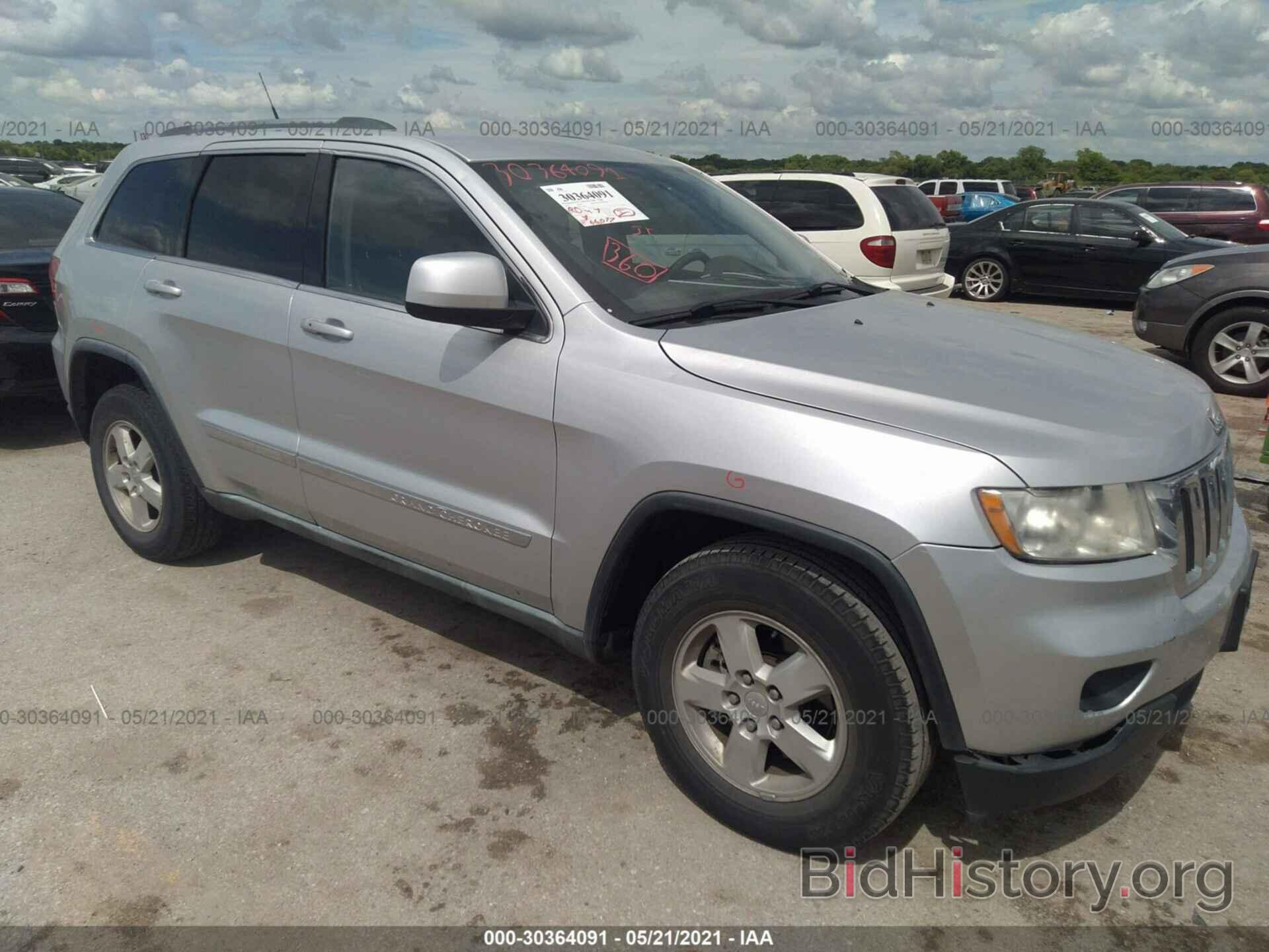 Photo 1J4RS4GG0BC513496 - JEEP GRAND CHEROKEE 2011