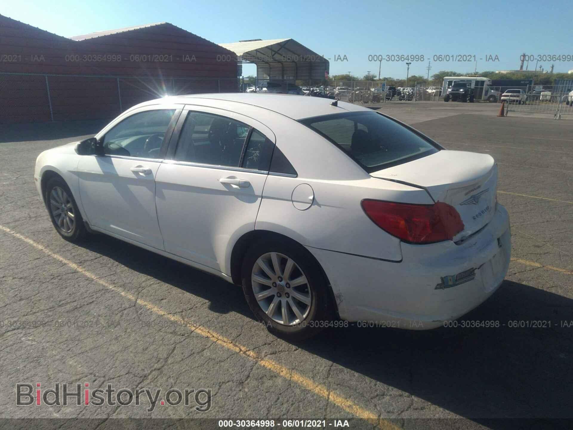 2010 CHRYSLER SEBRING - VIN: 1C3CC5FB2AN112429 - Фото 3