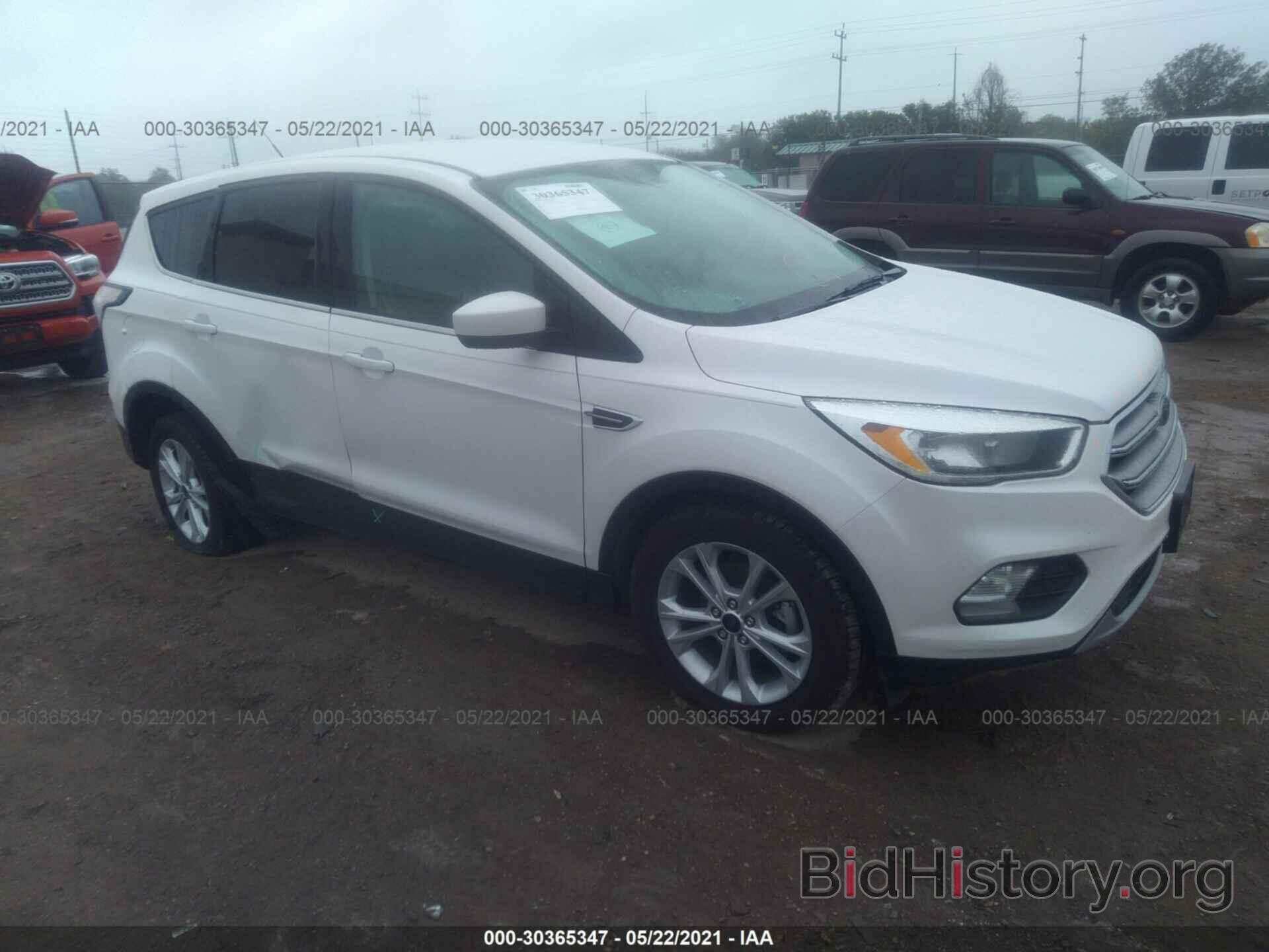 Photo 1FMCU0GD9HUA13842 - FORD ESCAPE 2017