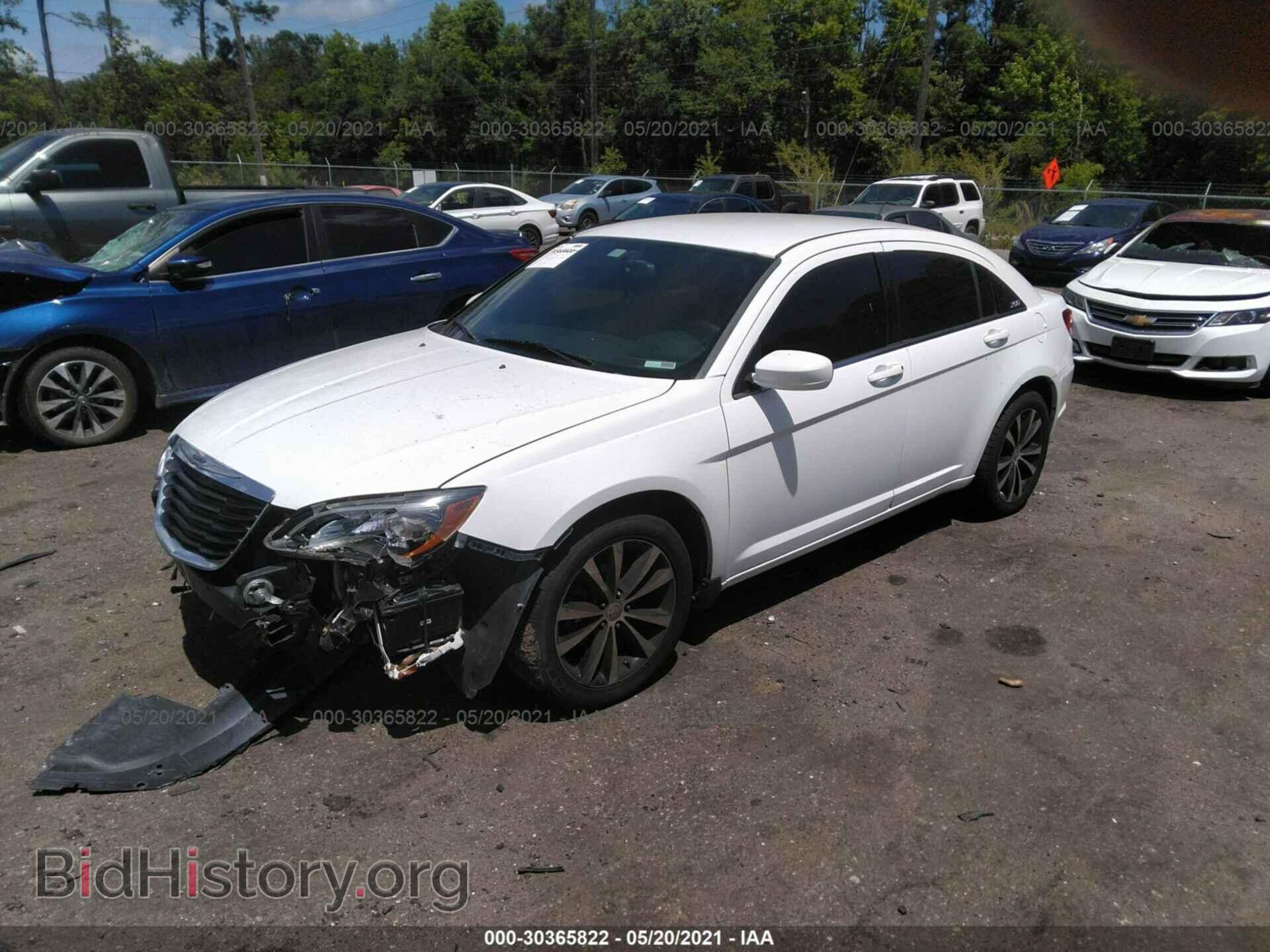 2013 CHRYSLER 200 - VIN: 1C3CCBBB3DN651313 - Photo 2