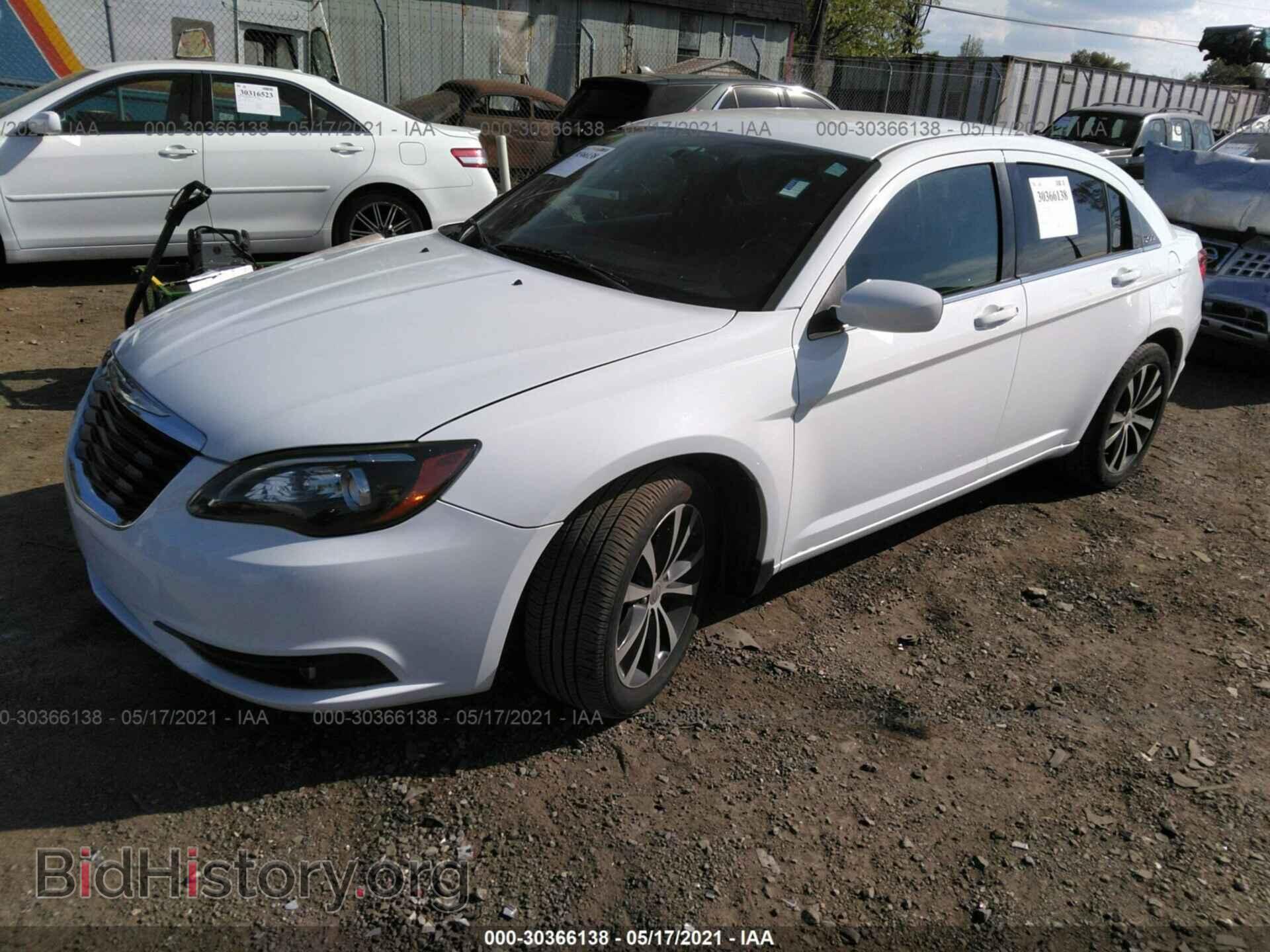 2013 CHRYSLER 200 - VIN: 1C3CCBBB3DN684666 - Photo 2