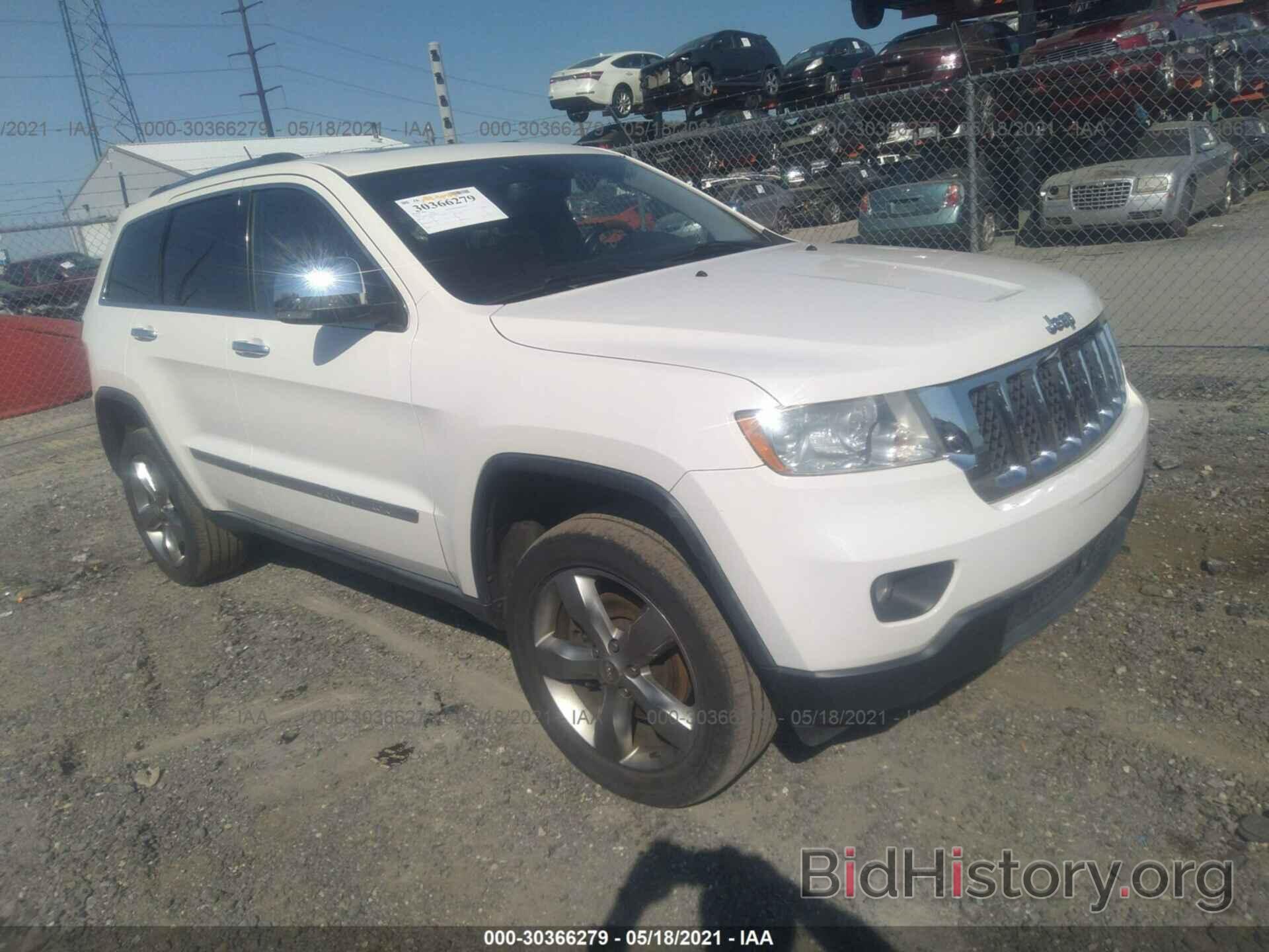 Photo 1J4RR6GT2BC640593 - JEEP GRAND CHEROKEE 2011