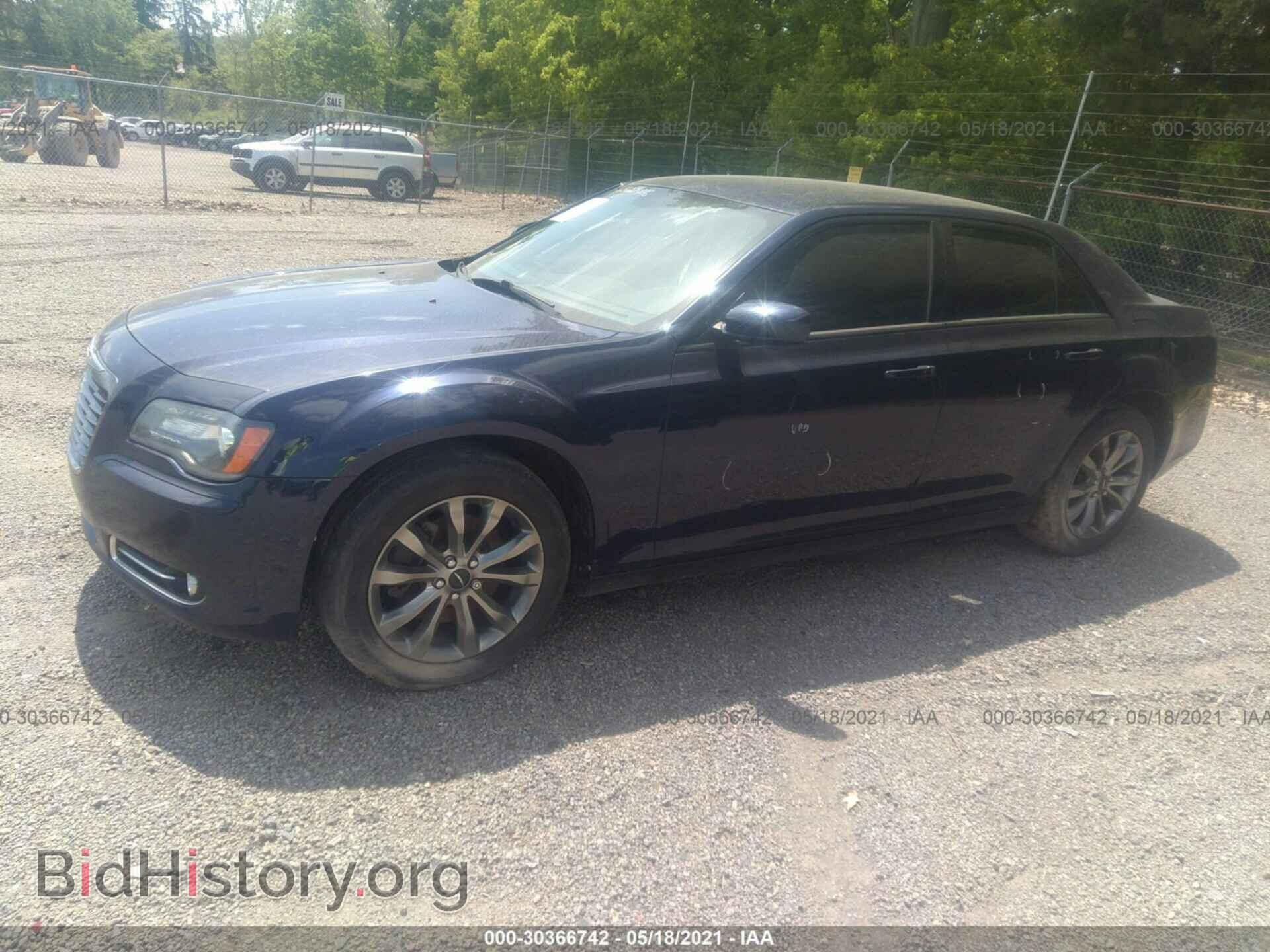 2014 CHRYSLER 300 - VIN: 2C3CCAGG3EH374459 - Фото 2