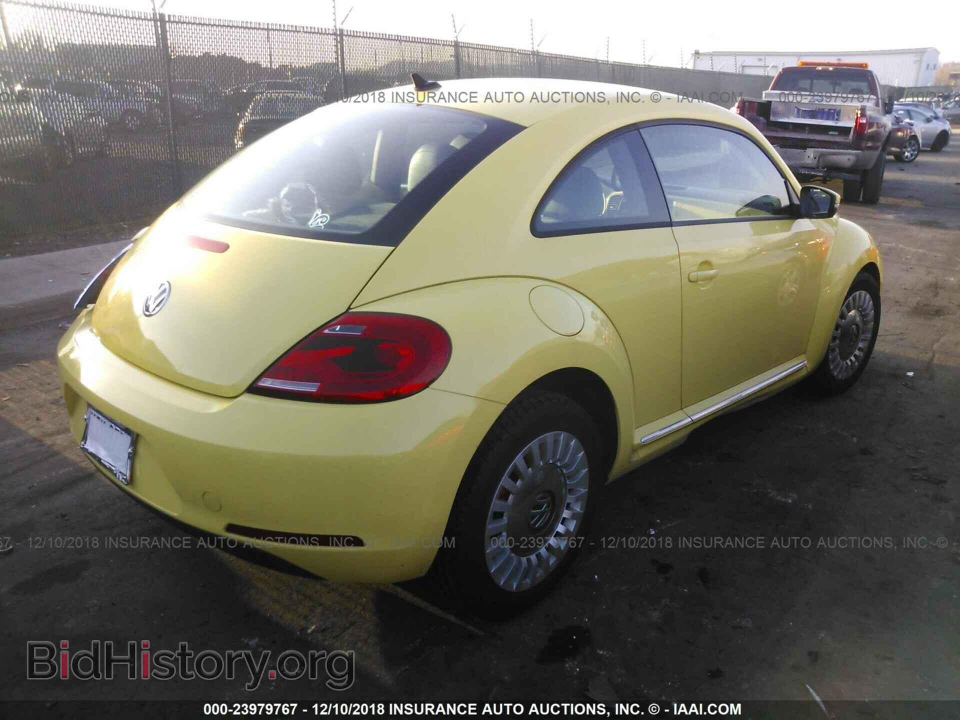 2014 VOLKSWAGEN BEETLE - VIN: 3VWJP7AT8EM610828 - Фото 4