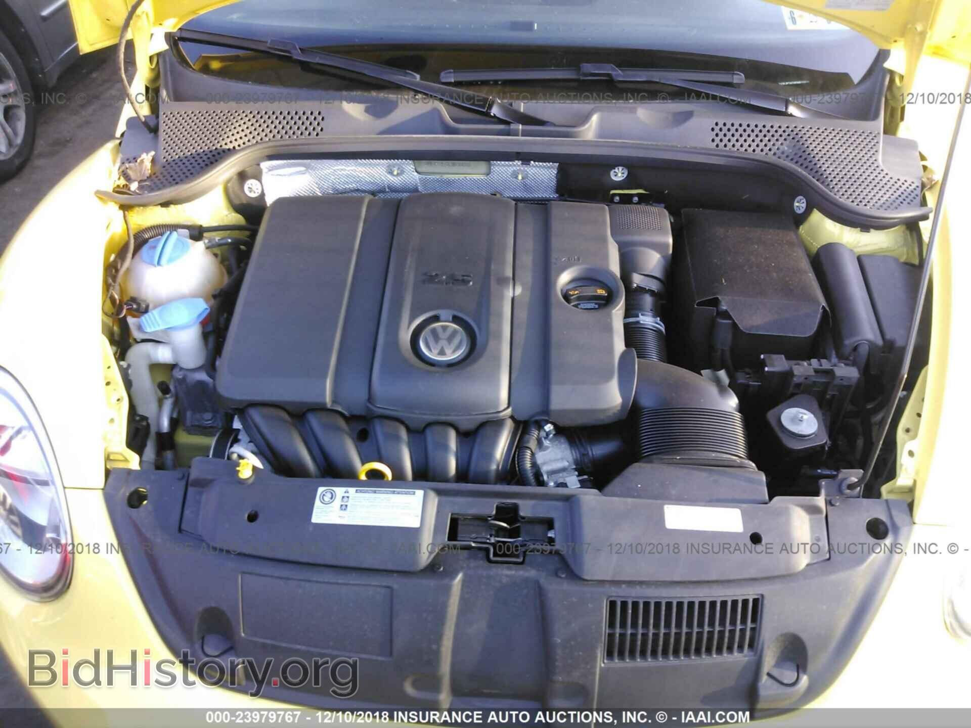 2014 VOLKSWAGEN BEETLE - VIN: 3VWJP7AT8EM610828 - Фото 10