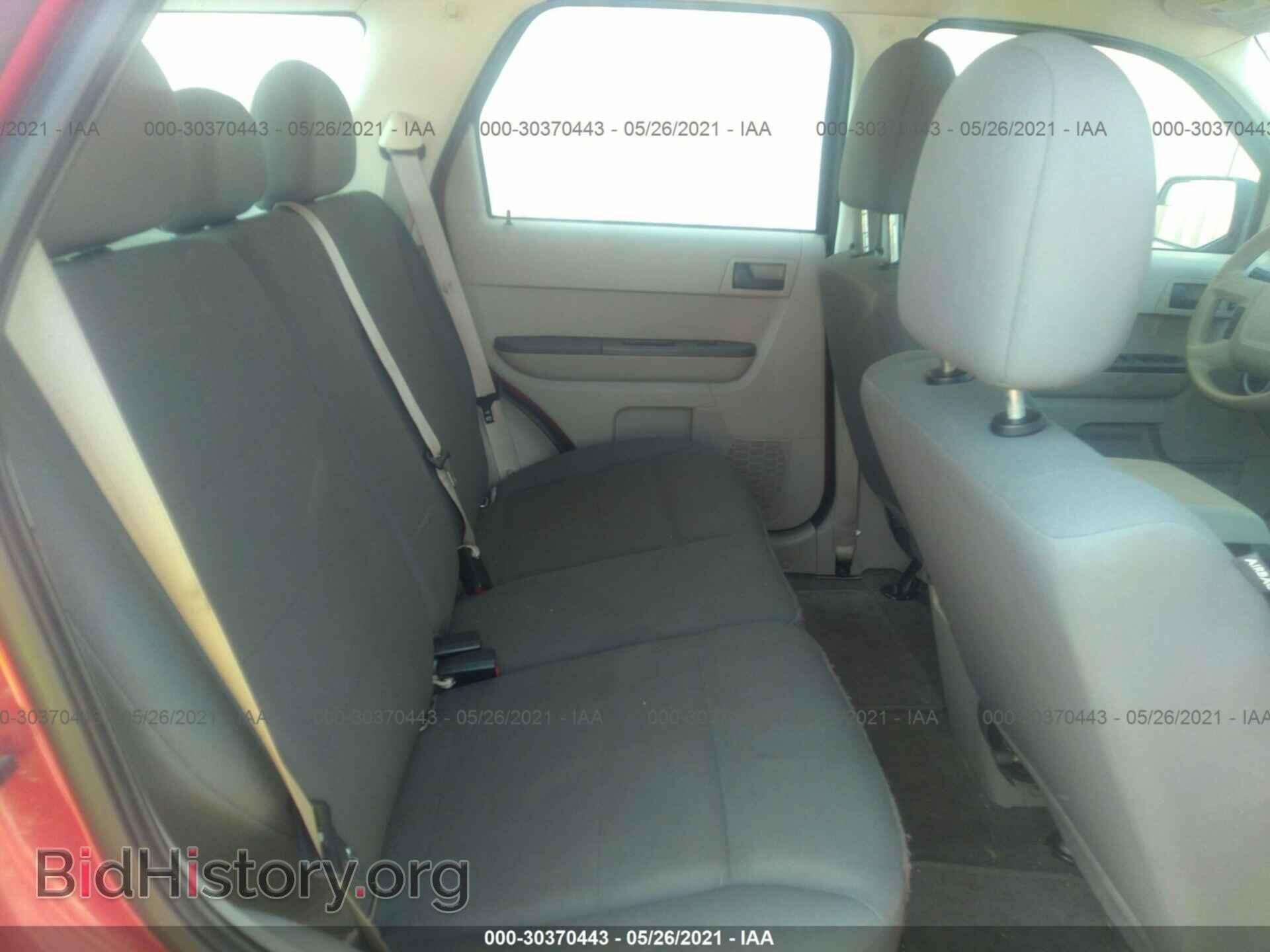 2011 FORD ESCAPE - VIN: 1FMCU0C73BKC40074 - Фото 8
