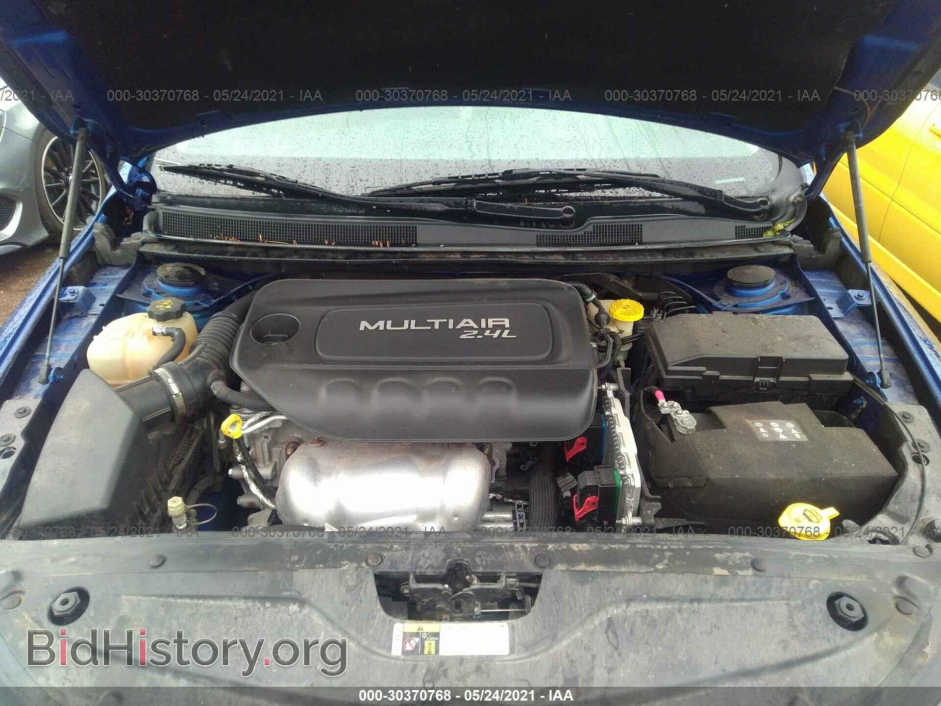 2015 CHRYSLER 200 - VIN: 1C3CCCAB5FN734963 - Фото 10