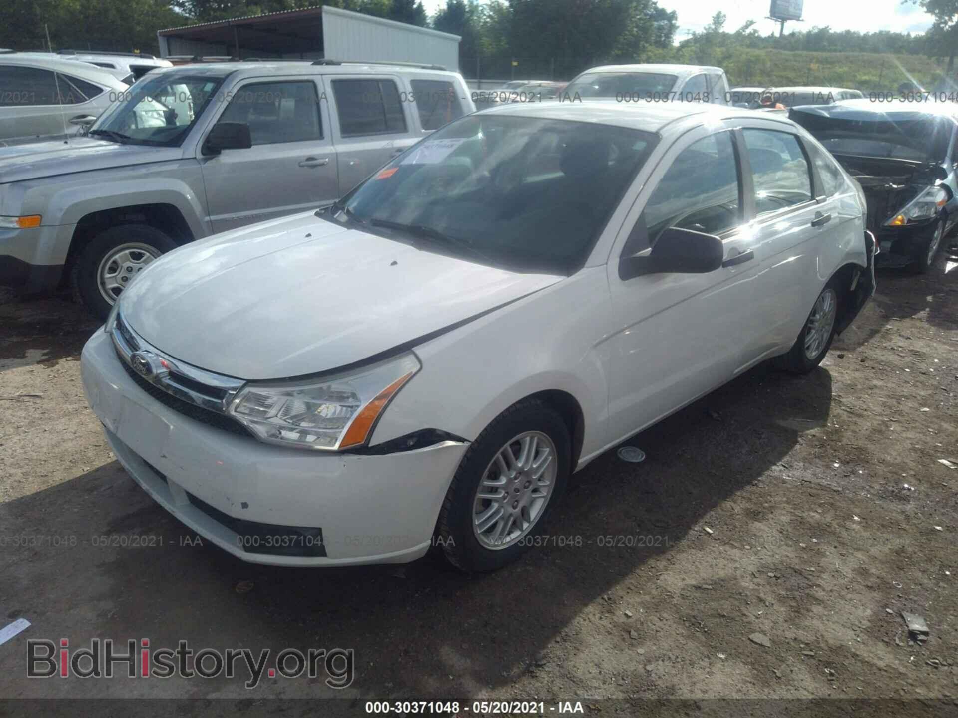 2011 FORD FOCUS - VIN: 1FAHP3FN6BW128302 - Photo 2