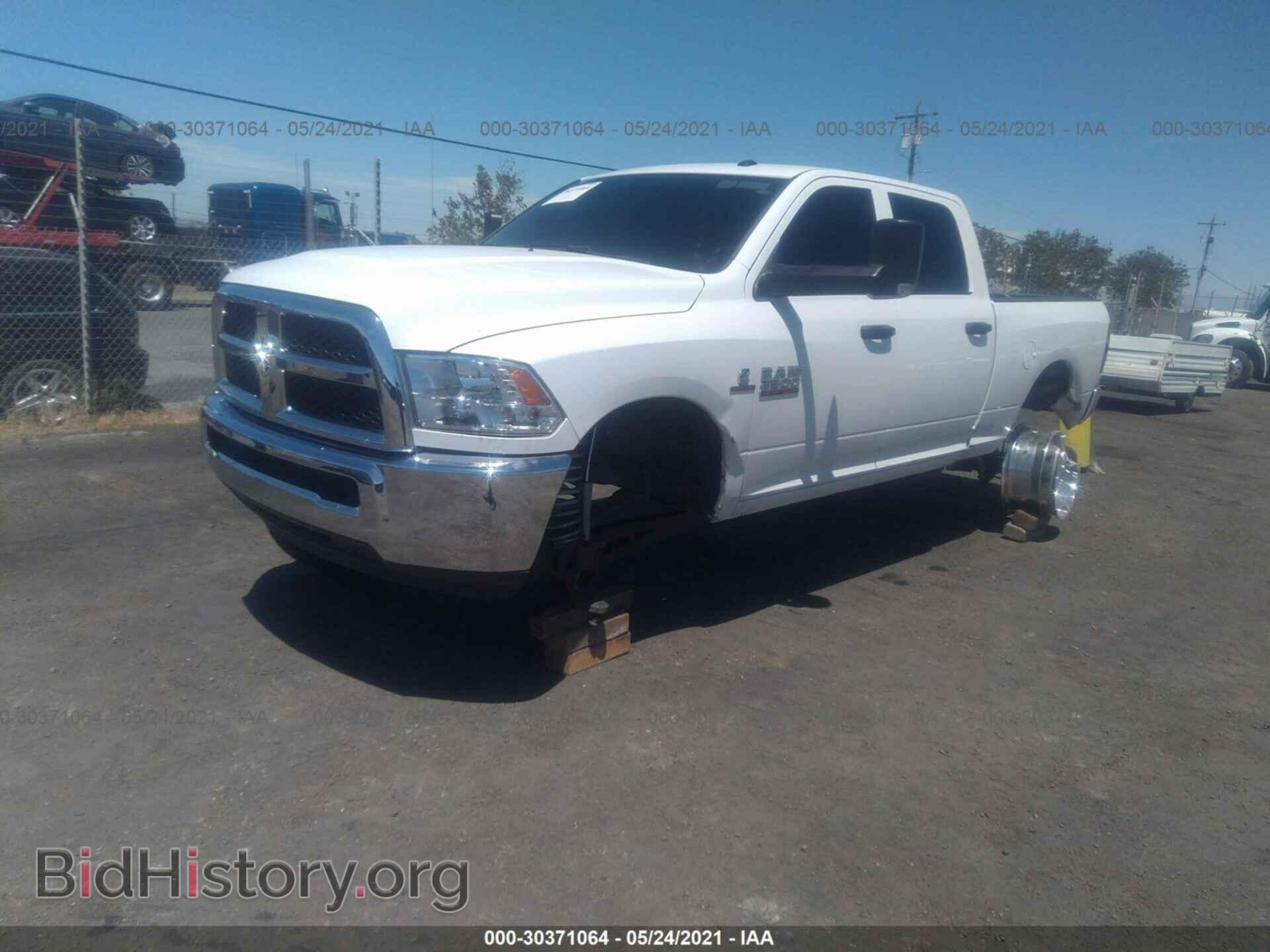 2018 RAM 2500 - VIN: 3C6UR5CL1JG206720 - Фото 2