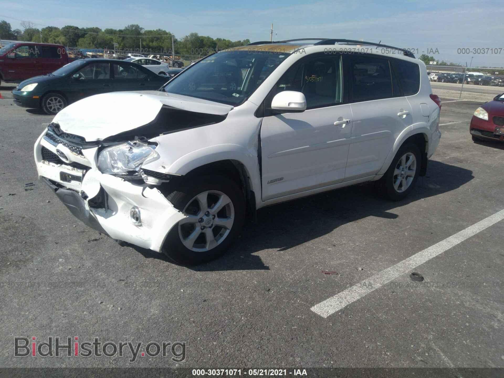 2011 TOYOTA RAV4 - VIN: 2T3DF4DV2BW102413 - Фото 2