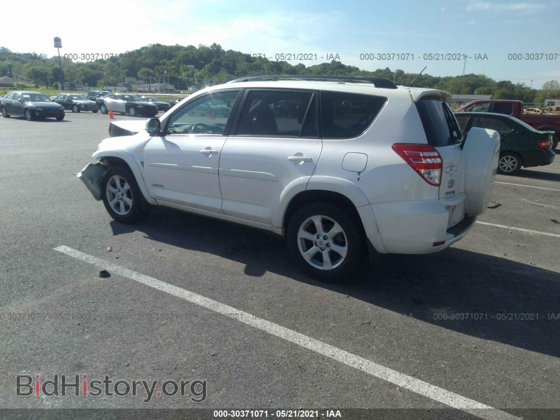 2011 TOYOTA RAV4 - VIN: 2T3DF4DV2BW102413 - Фото 3