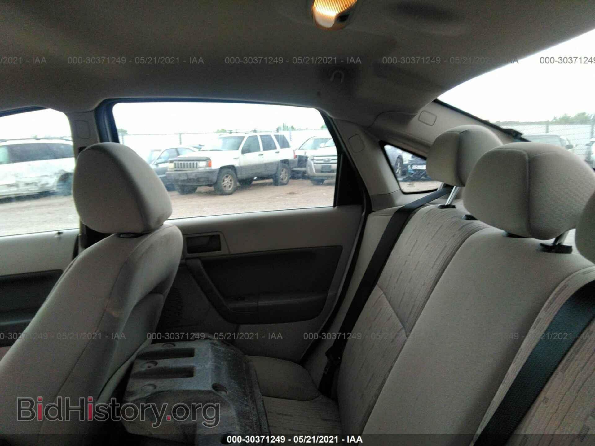 2011 FORD FOCUS - VIN: 1FAHP3FN6BW166001 - Фото 8