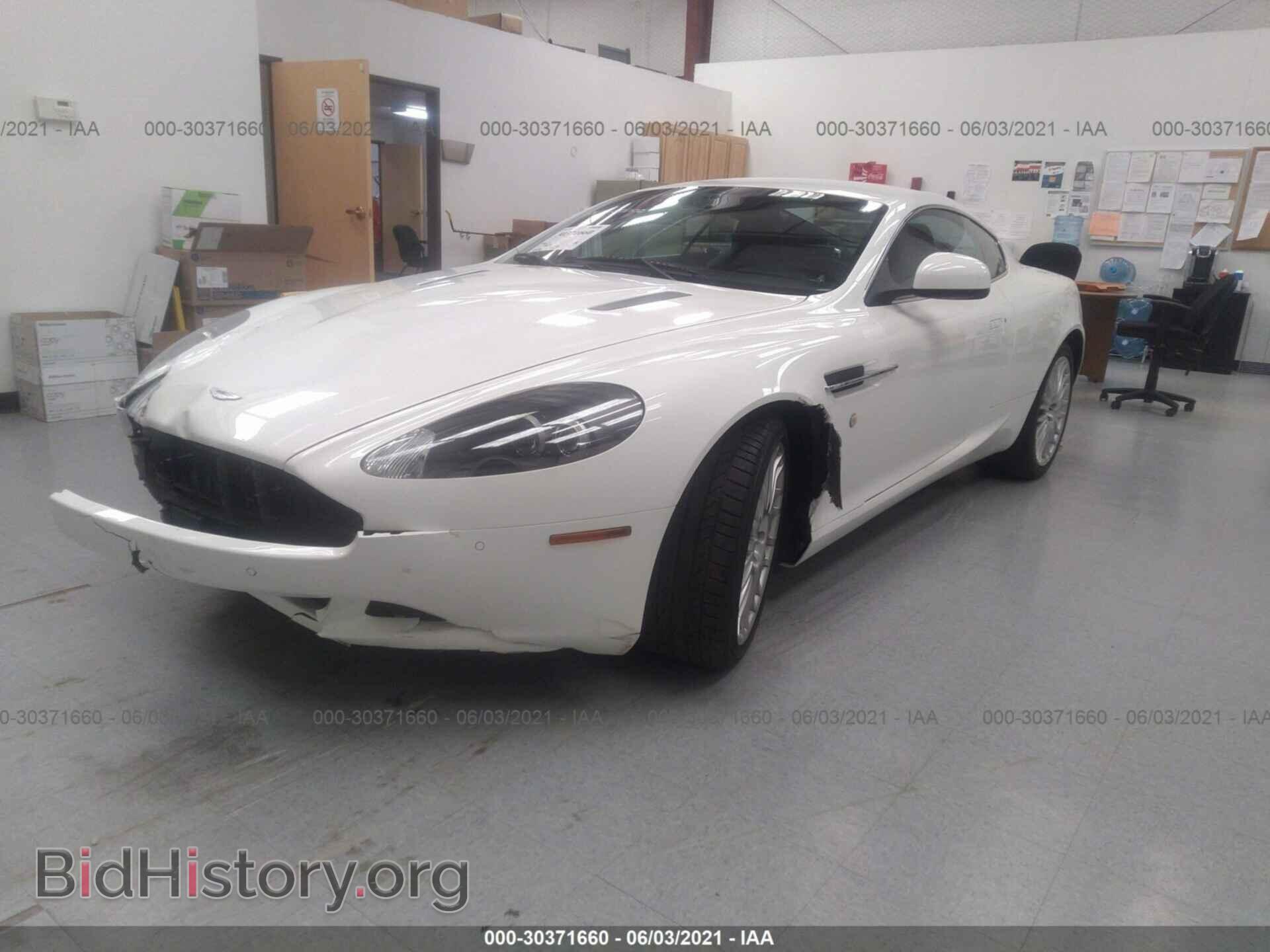 2011 ASTON MARTIN DB9 - VIN: SCFFDAAE7BGA13082 - Фото 2