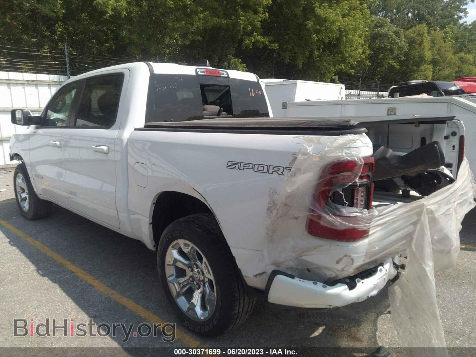 2020 RAM 1500 - VIN: 1C6SRFFT7LN108696 - Фото 3
