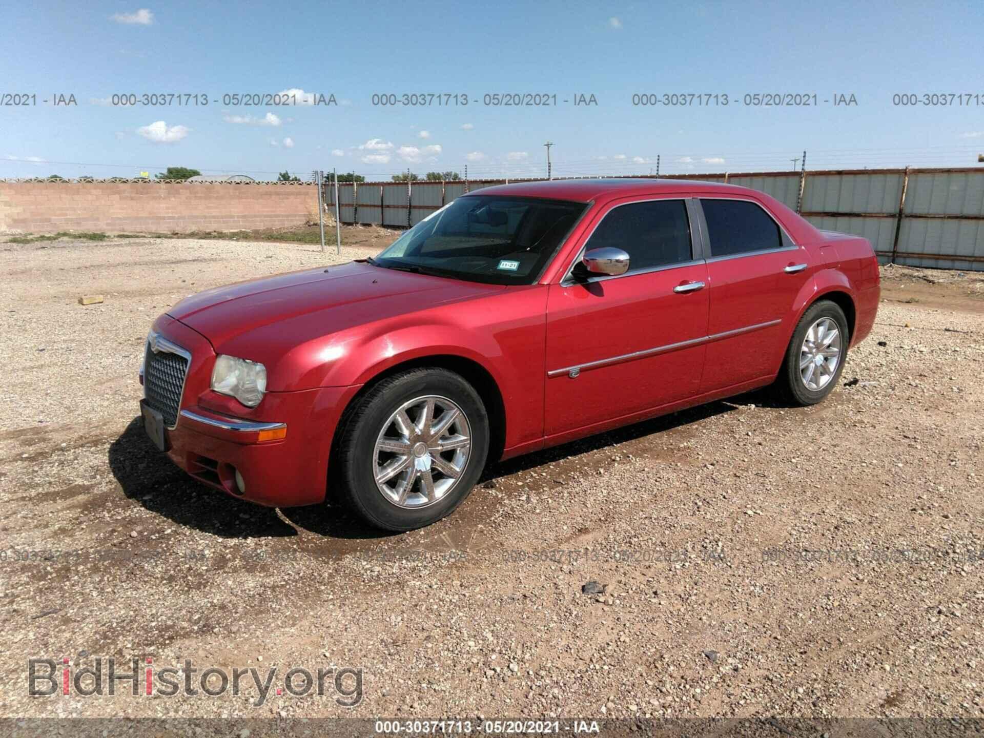 2009 CHRYSLER 300 - VIN: 2C3KA63T69H587347 - Фото 2