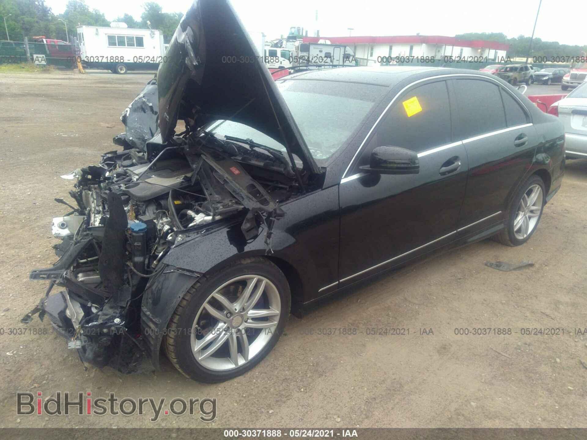 2012 MERCEDES-BENZ C-CLASS - VIN: WDDGF8BB6CR220694 - Фото 2