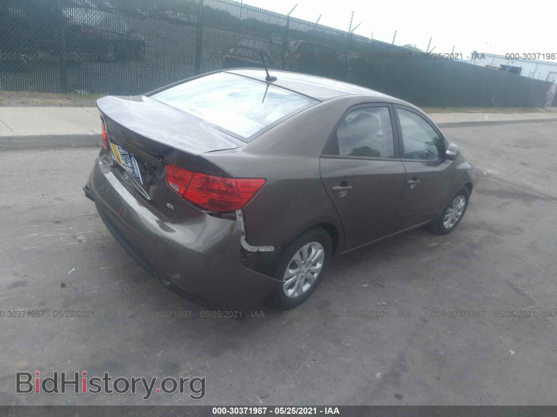 2010 KIA FORTE - VIN: KNAFUDA29A5819953 - Photo 4