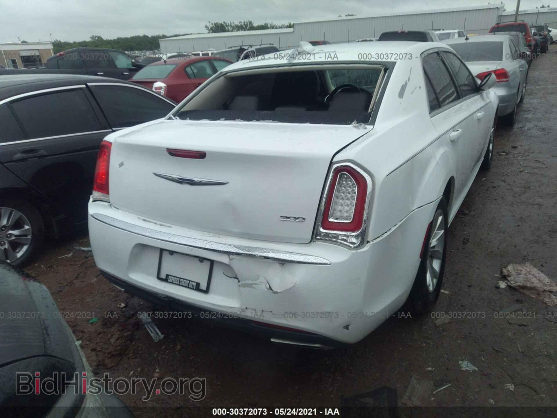2016 CHRYSLER 300 - VIN: 2C3CCAAG4GH238269 - Фото 6