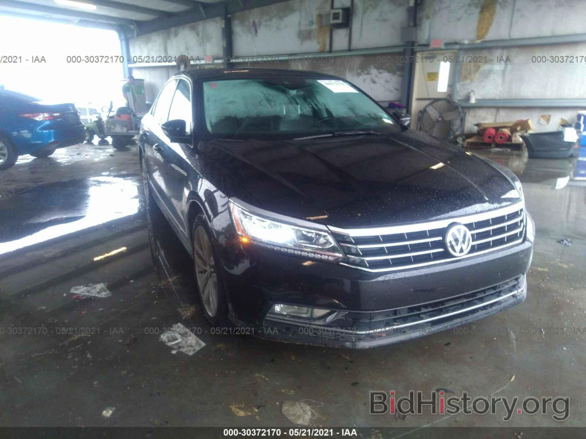 Photo 1VWCT7A38HC074604 - VOLKSWAGEN PASSAT 2017