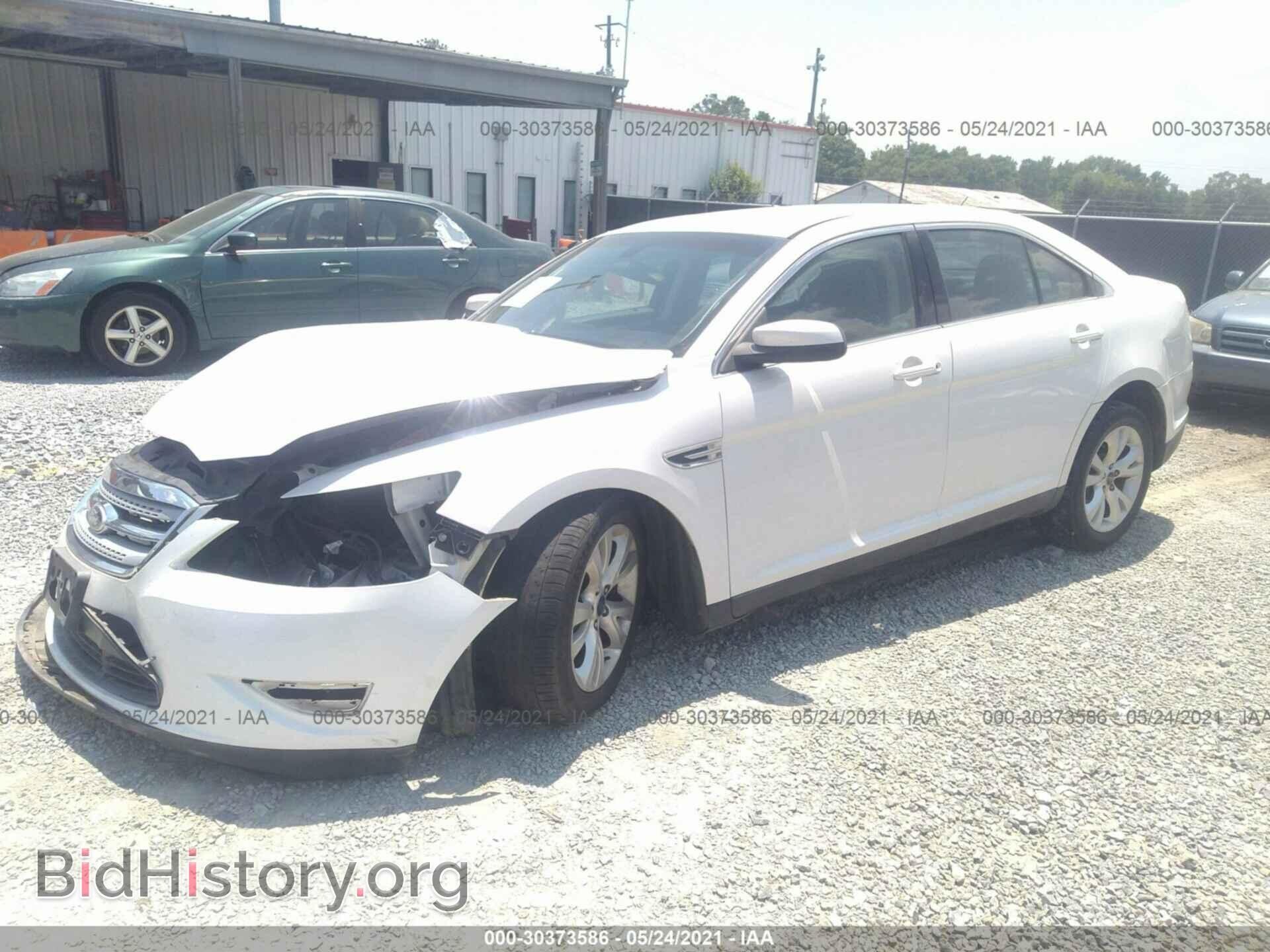 2011 FORD TAURUS - VIN: 1FAHP2EW2BG100768 - Photo 2