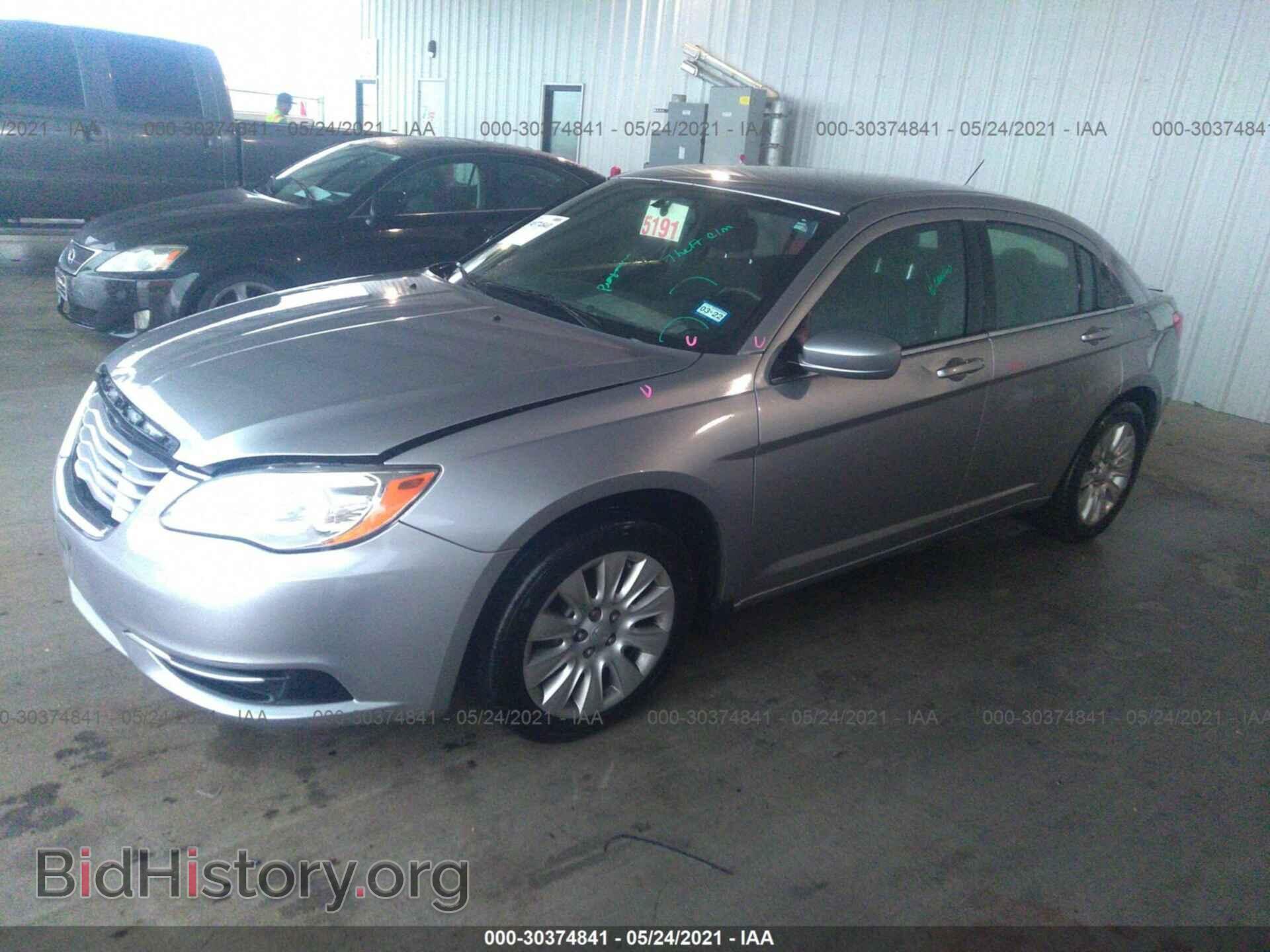 2013 CHRYSLER 200 - VIN: 1C3CCBAB2DN640269 - Photo 2