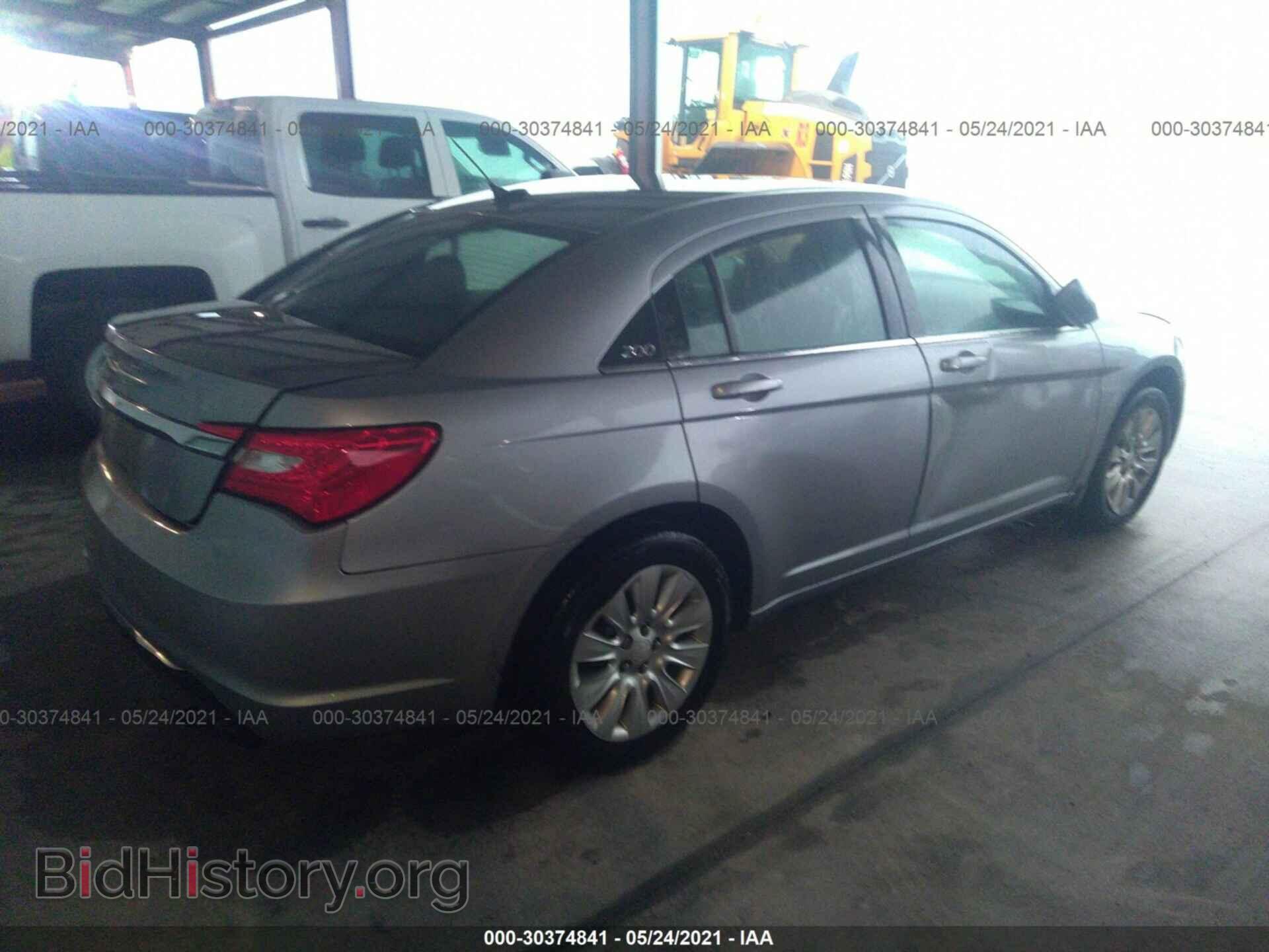 2013 CHRYSLER 200 - VIN: 1C3CCBAB2DN640269 - Photo 4