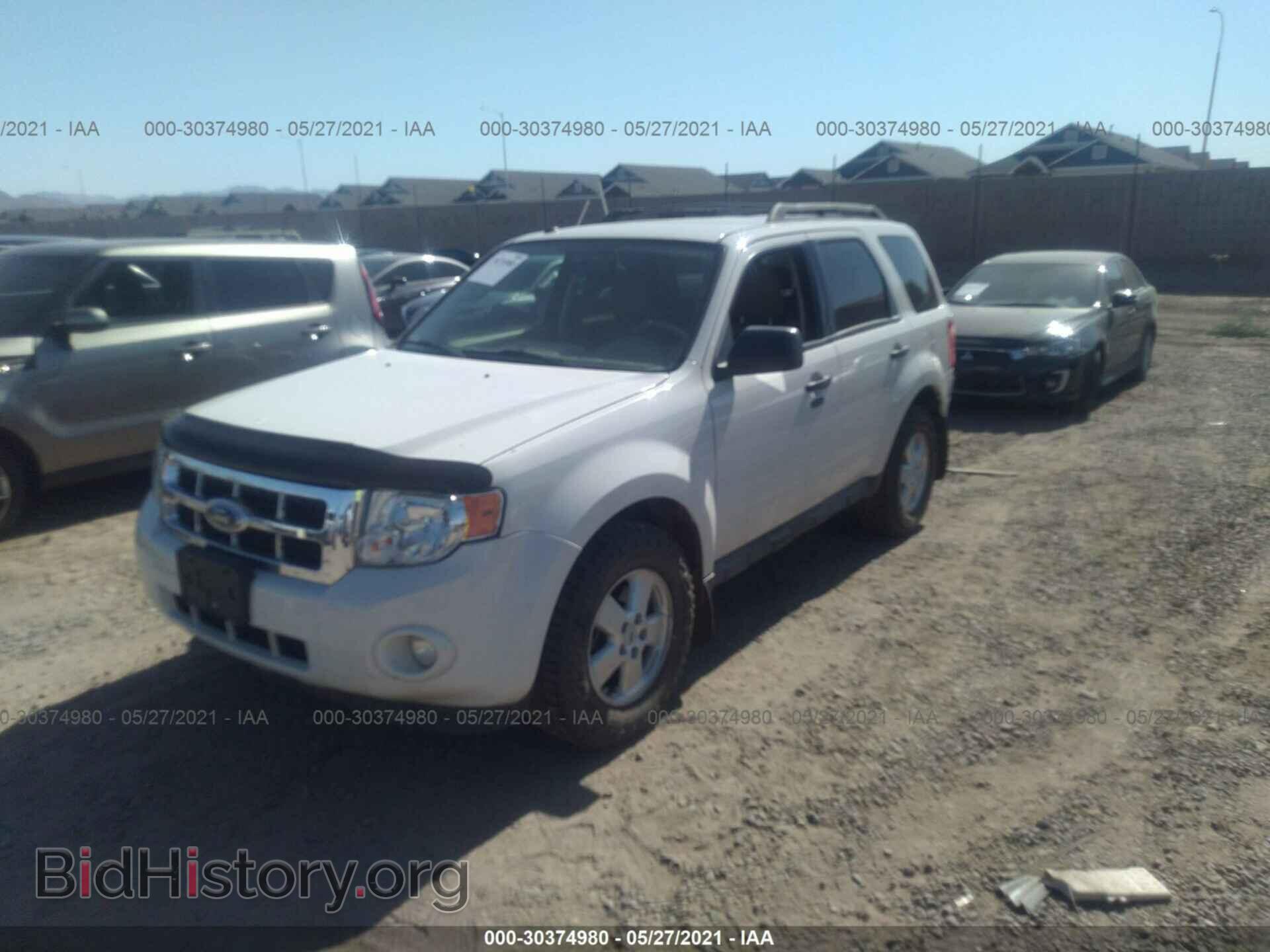 2009 FORD ESCAPE - VIN: 1FMCU93G39KC49792 - Фото 2