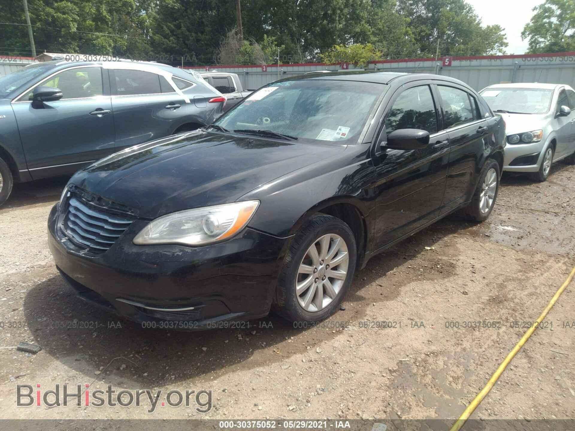 2013 CHRYSLER 200 - VIN: 1C3CCBBB7DN764035 - Фото 2