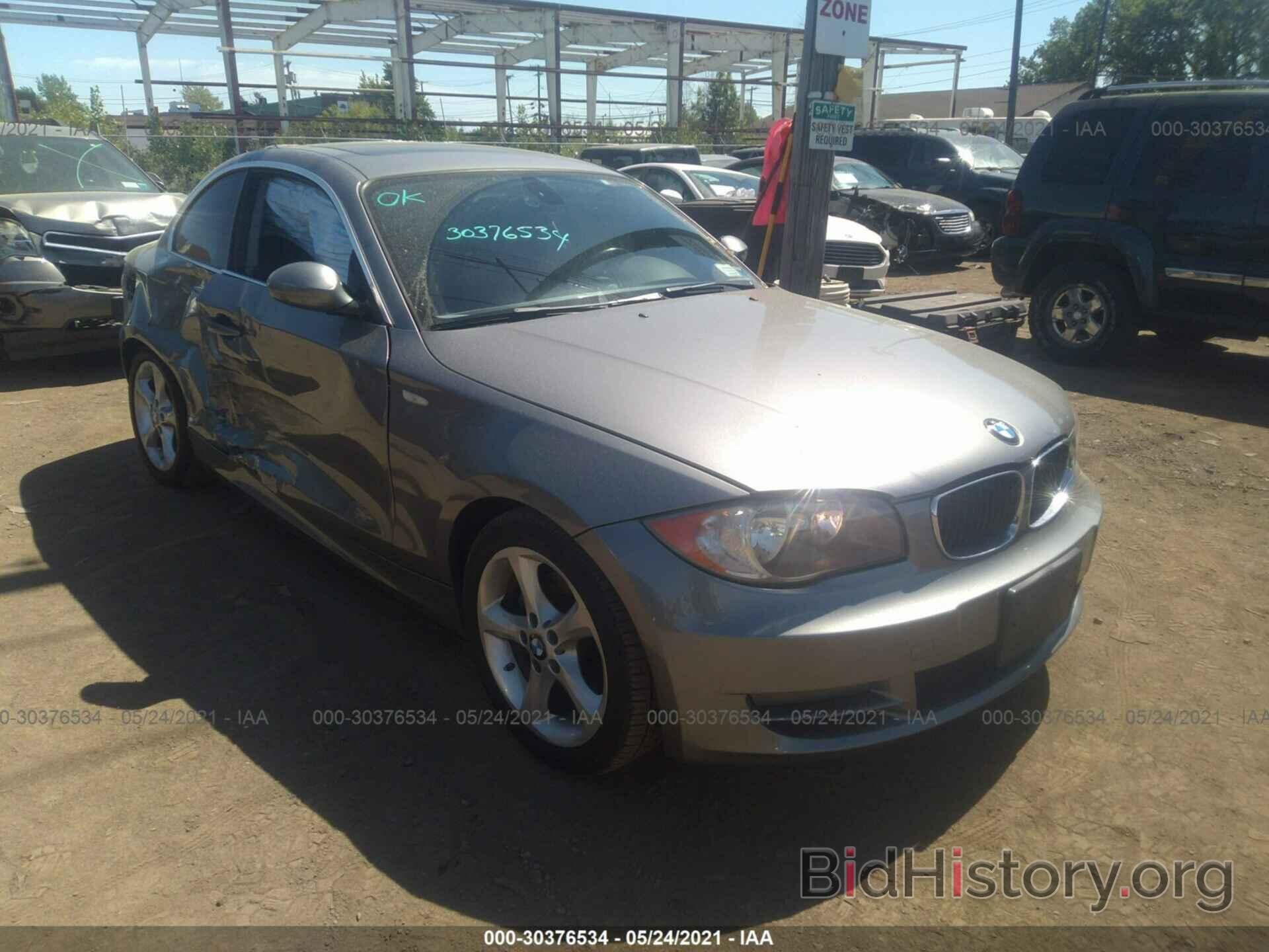 Photo WBAUP73589VF07385 - BMW 1 SERIES 2009