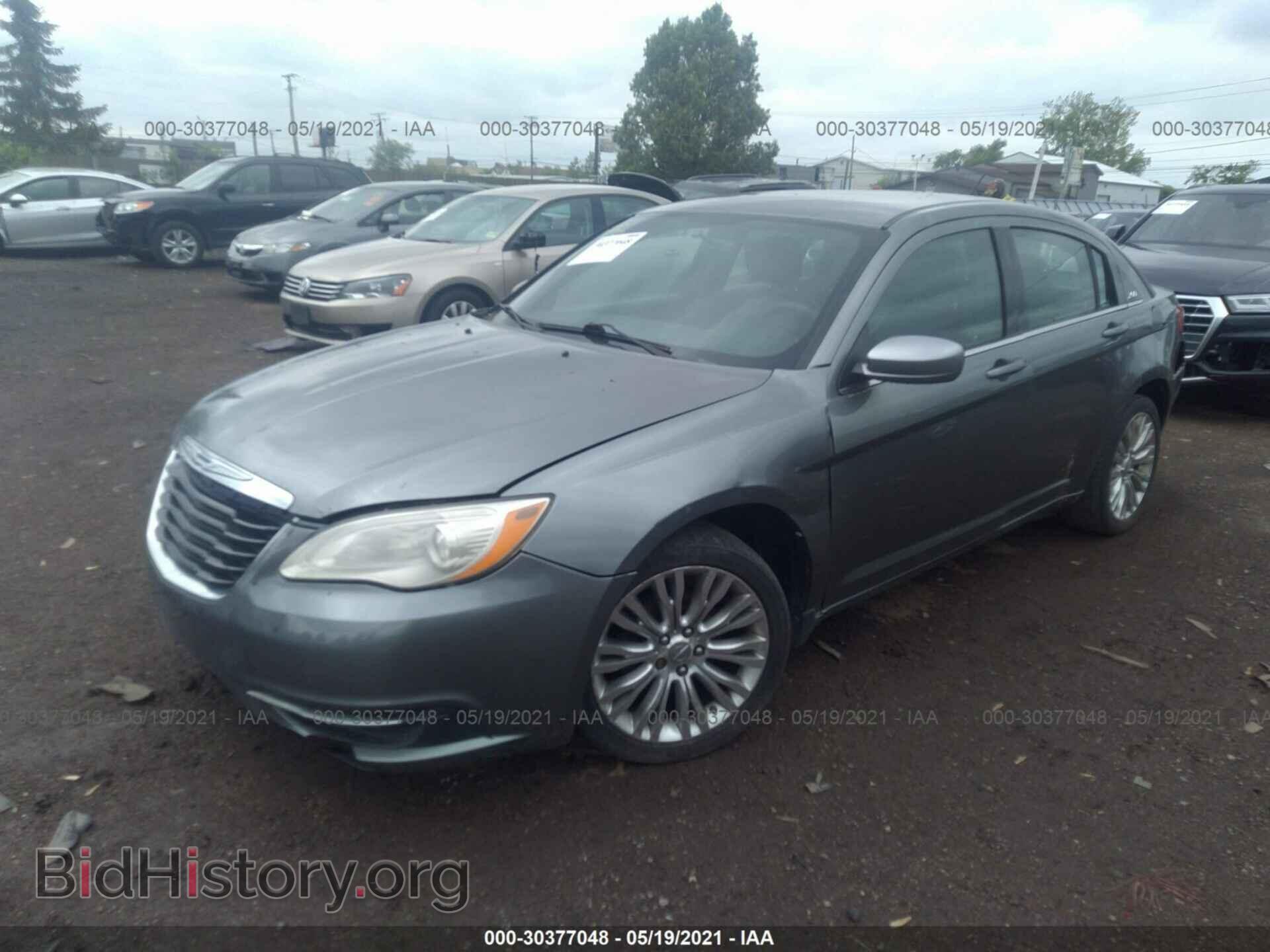 2012 CHRYSLER 200 - VIN: 1C3CCBAB7CN105369 - Фото 2
