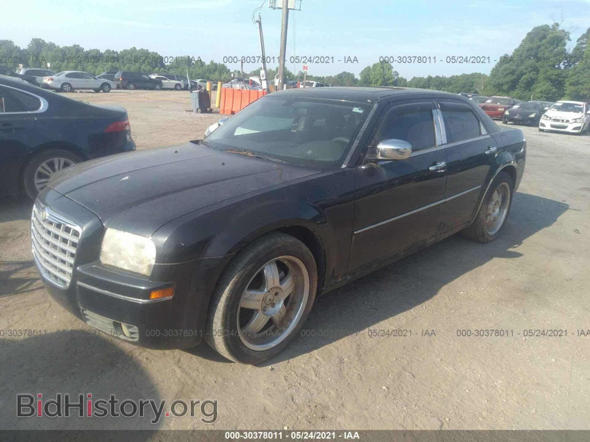 2010 CHRYSLER 300 - VIN: 2C3CA4CD4AH132227 - Фото 2