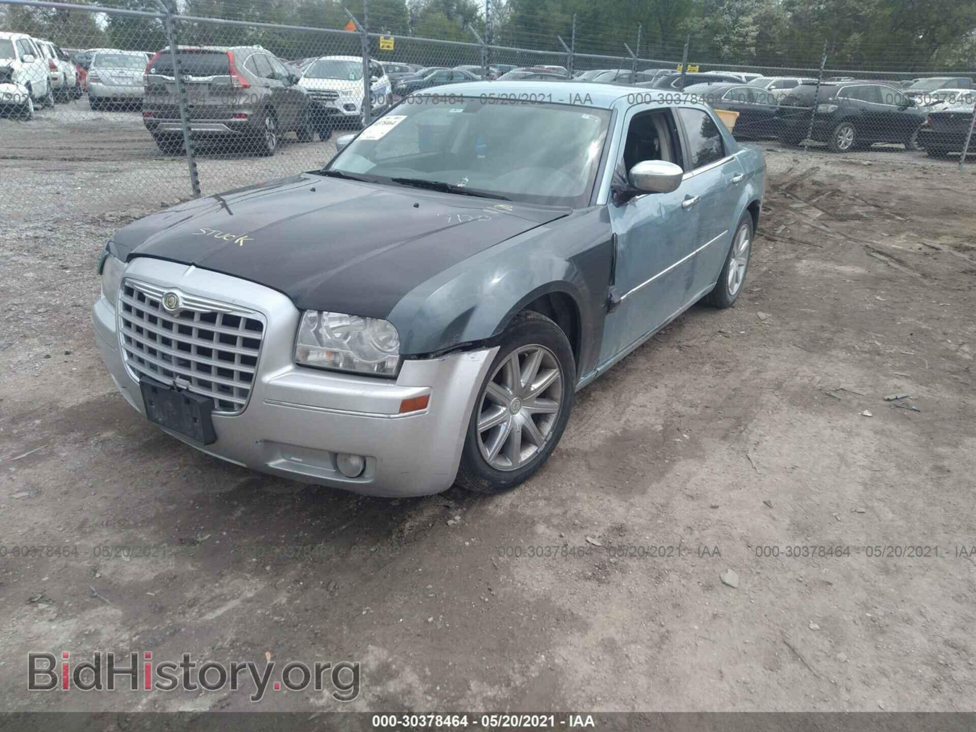 2008 CHRYSLER 300 - VIN: 2C3KA33G18H268115 - Фото 2
