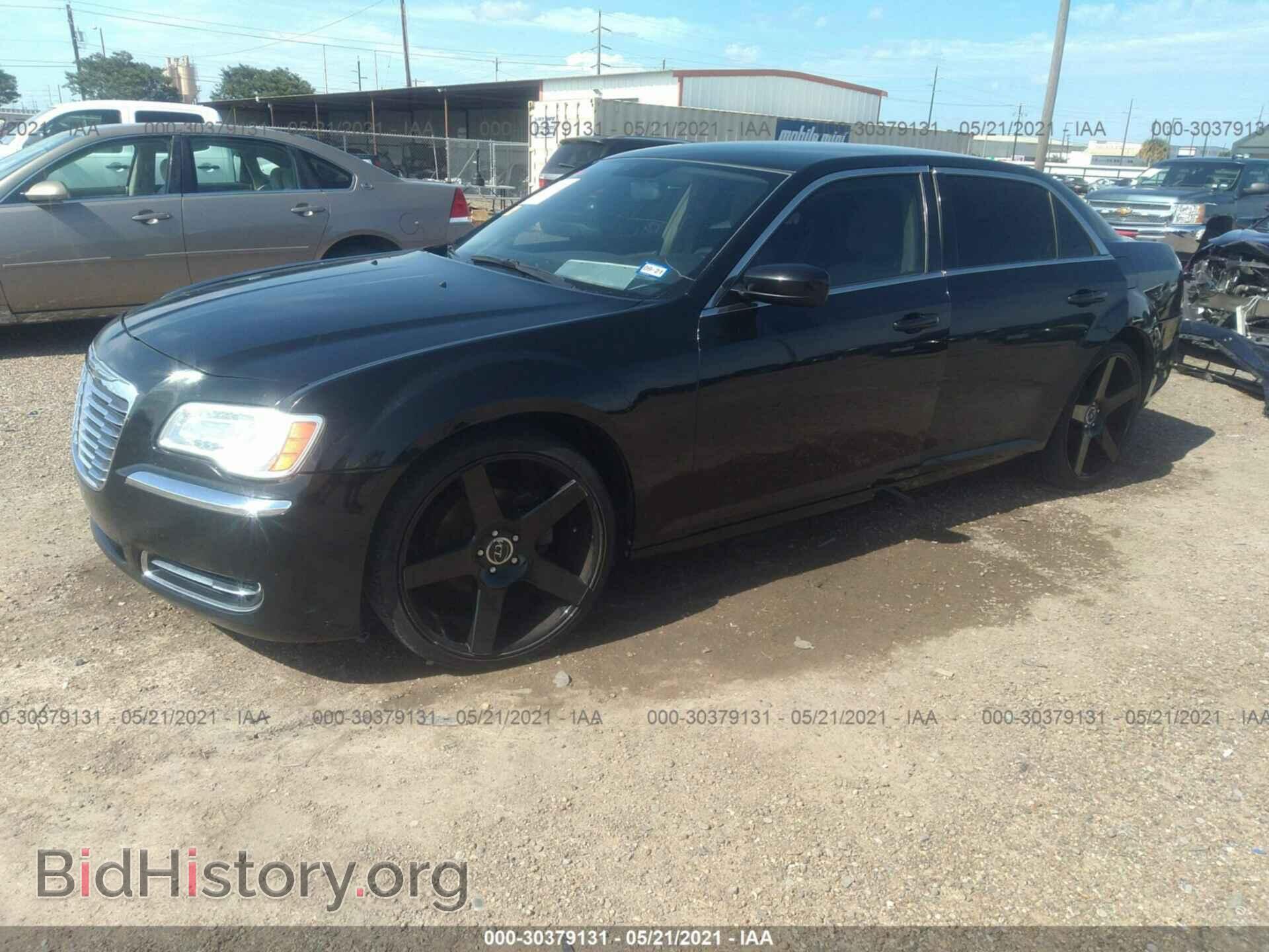 2012 CHRYSLER 300 - VIN: 2C3CCAAG0CH241910 - Фото 2
