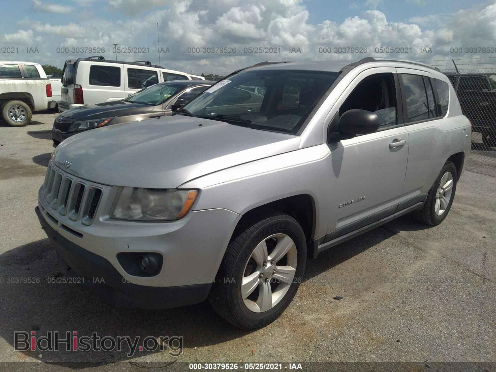 2011 JEEP COMPASS - VIN: 1J4NT1FAXBD215961 - Photo 2