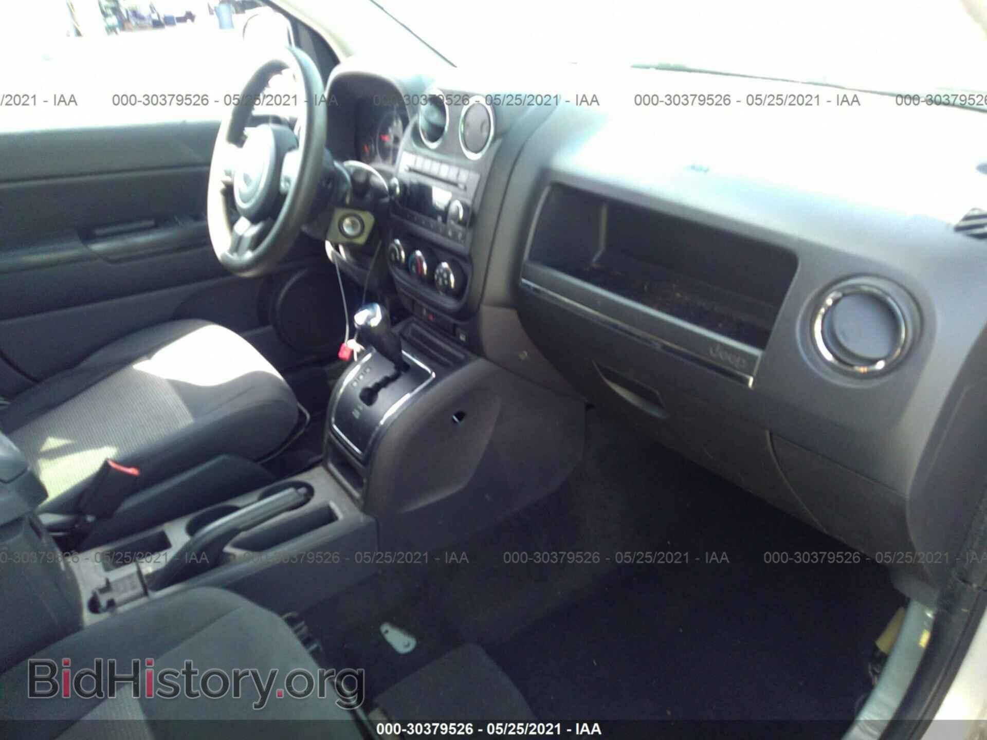 2011 JEEP COMPASS - VIN: 1J4NT1FAXBD215961 - Photo 5