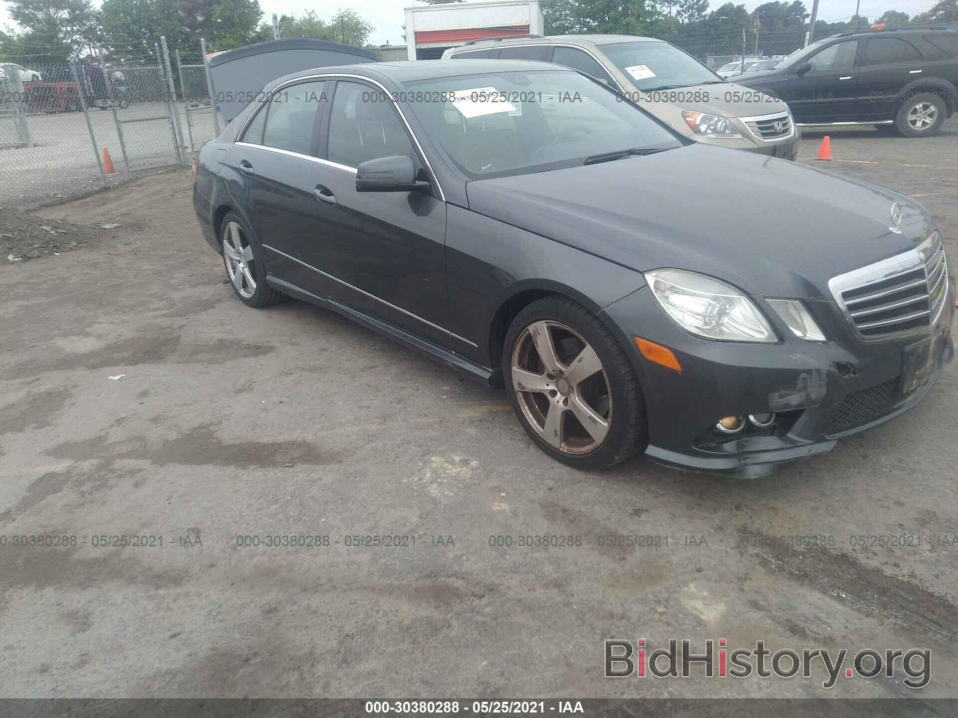 Photo WDDHF8HB6AA080427 - MERCEDES-BENZ E-CLASS 2010