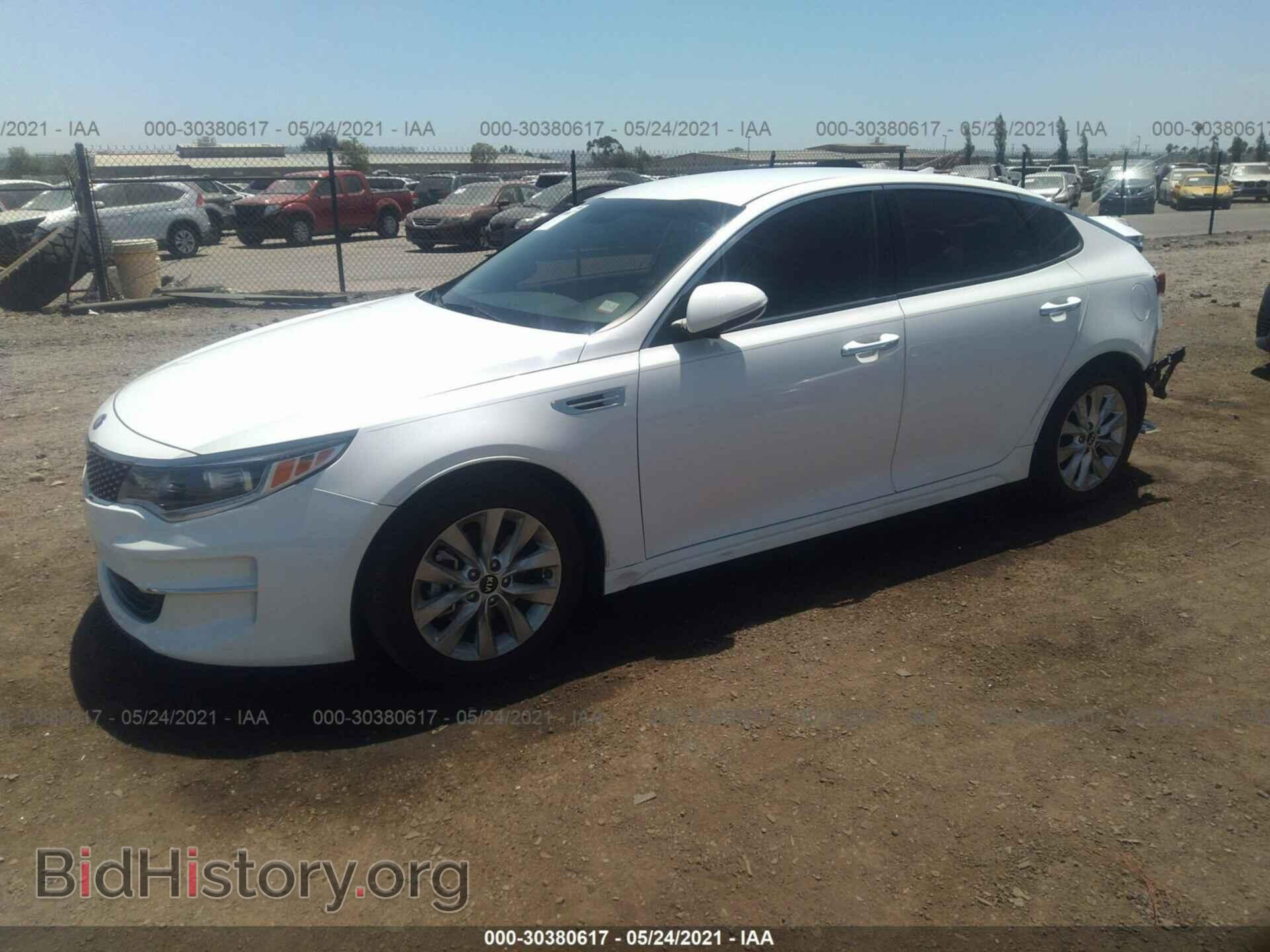 2018 KIA OPTIMA - VIN: 5XXGU4L30JG256333 - Фото 2