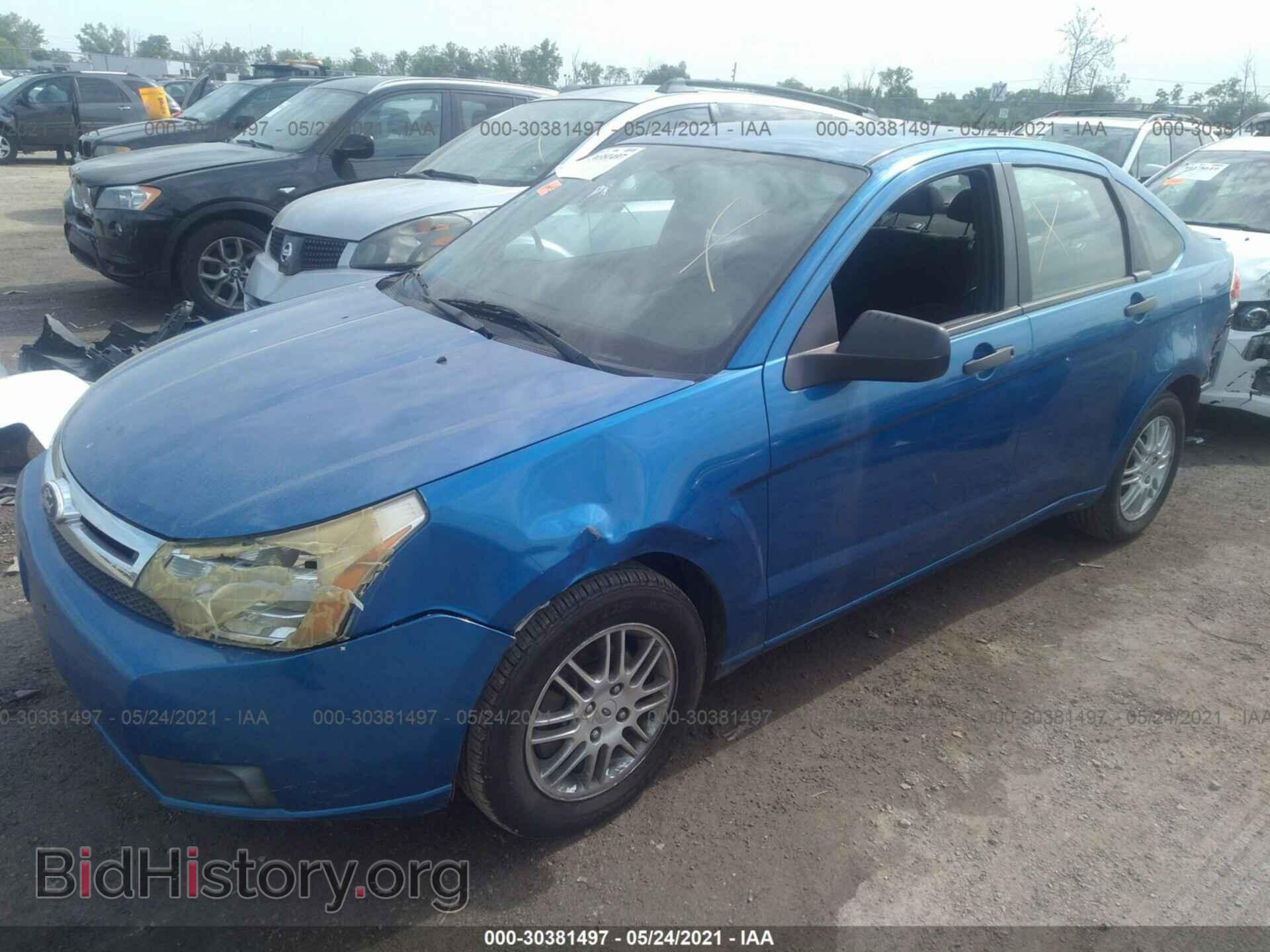 2011 FORD FOCUS - VIN: 1FAHP3FN8BW145330 - Фото 2