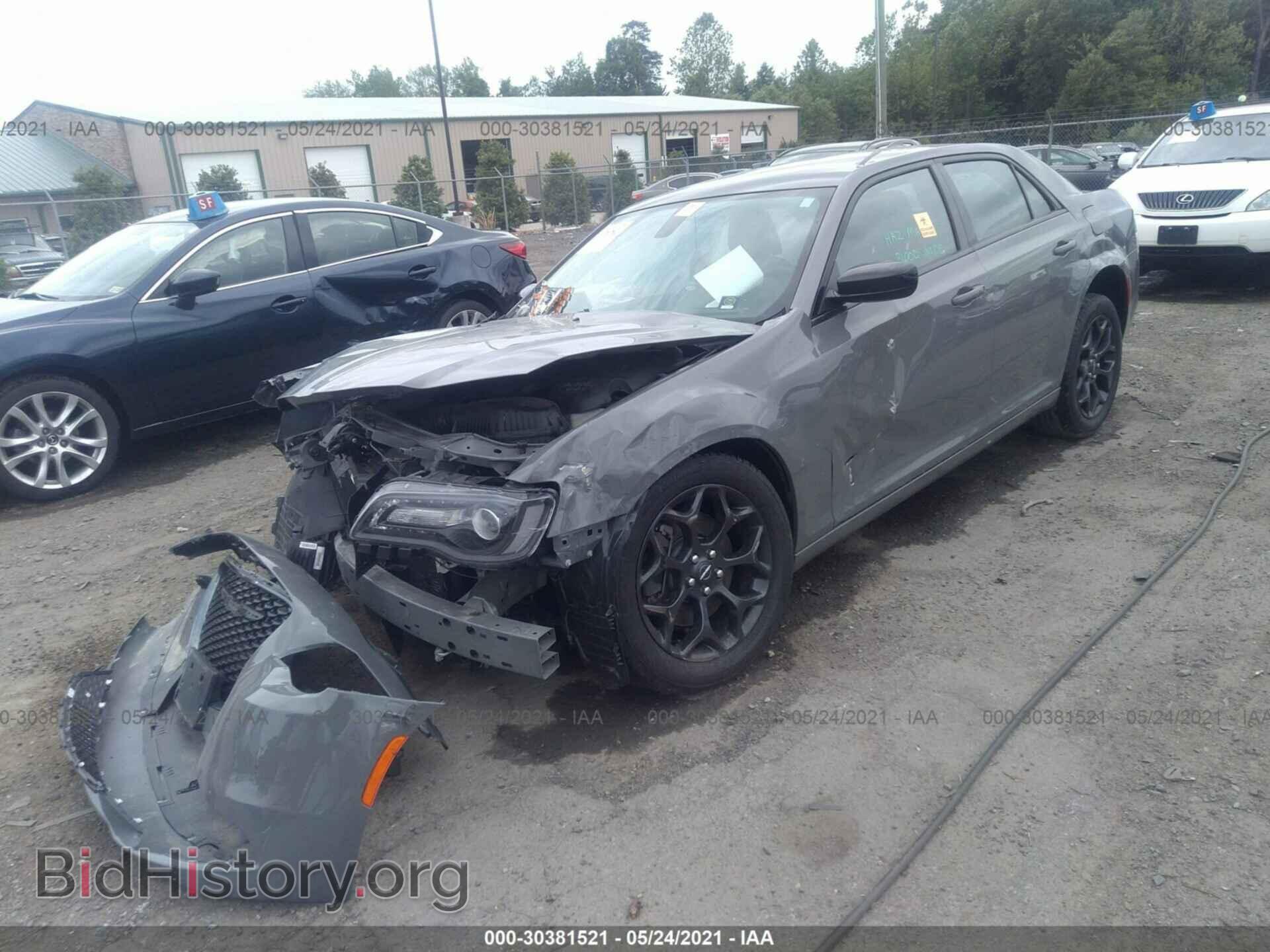 2019 CHRYSLER 300 - VIN: 2C3CCARG3KH569177 - Фото 2