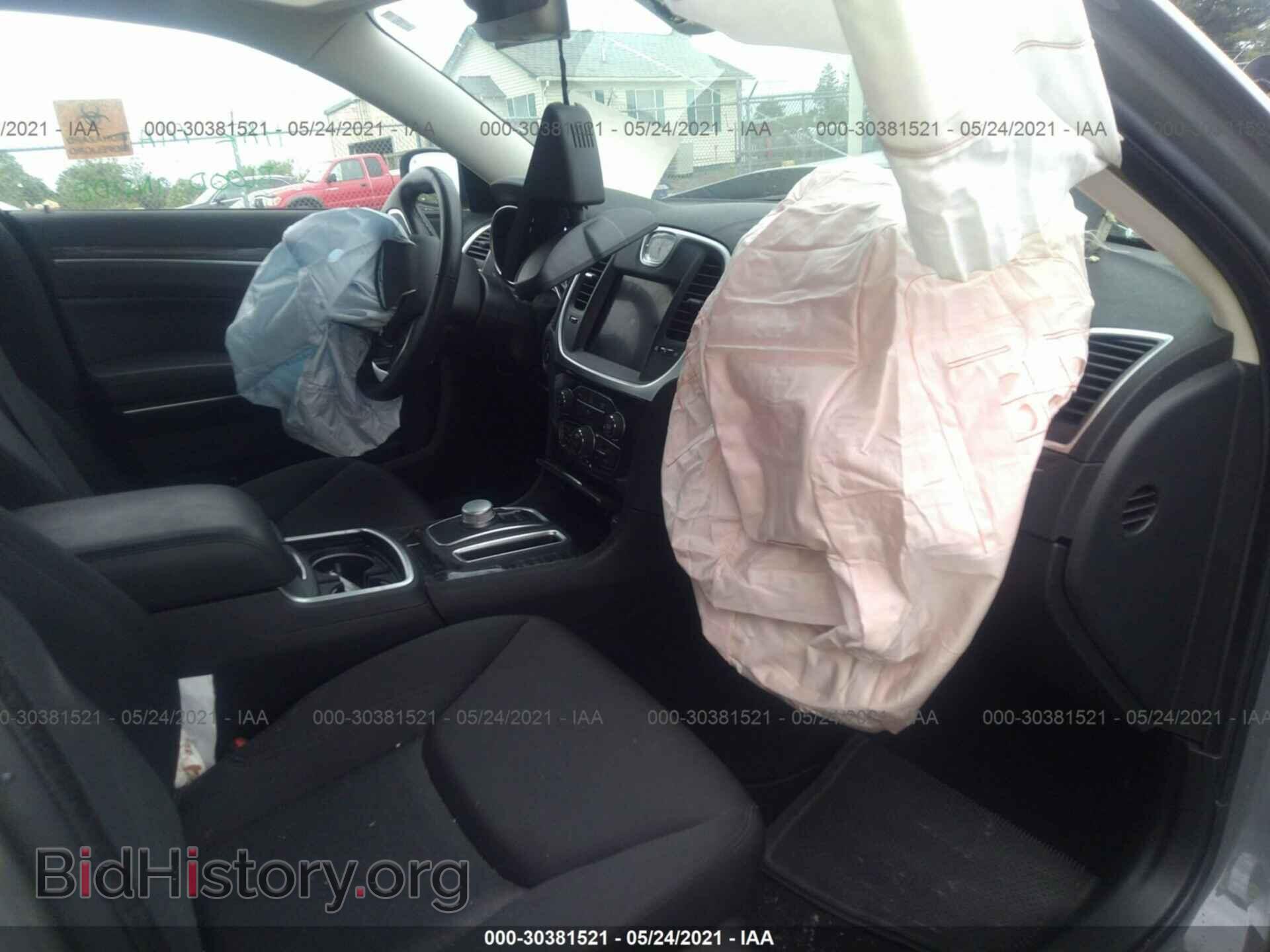 2019 CHRYSLER 300 - VIN: 2C3CCARG3KH569177 - Фото 5