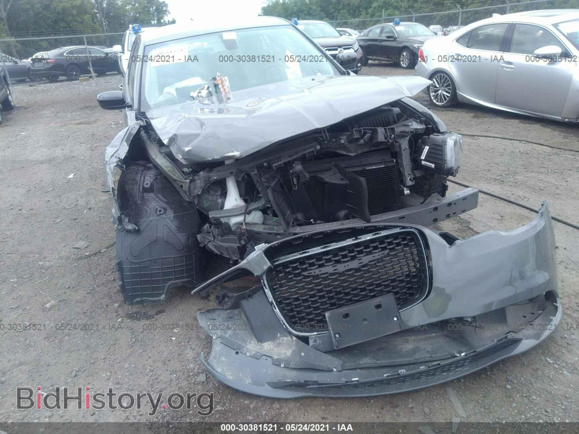 2019 CHRYSLER 300 - VIN: 2C3CCARG3KH569177 - Фото 6