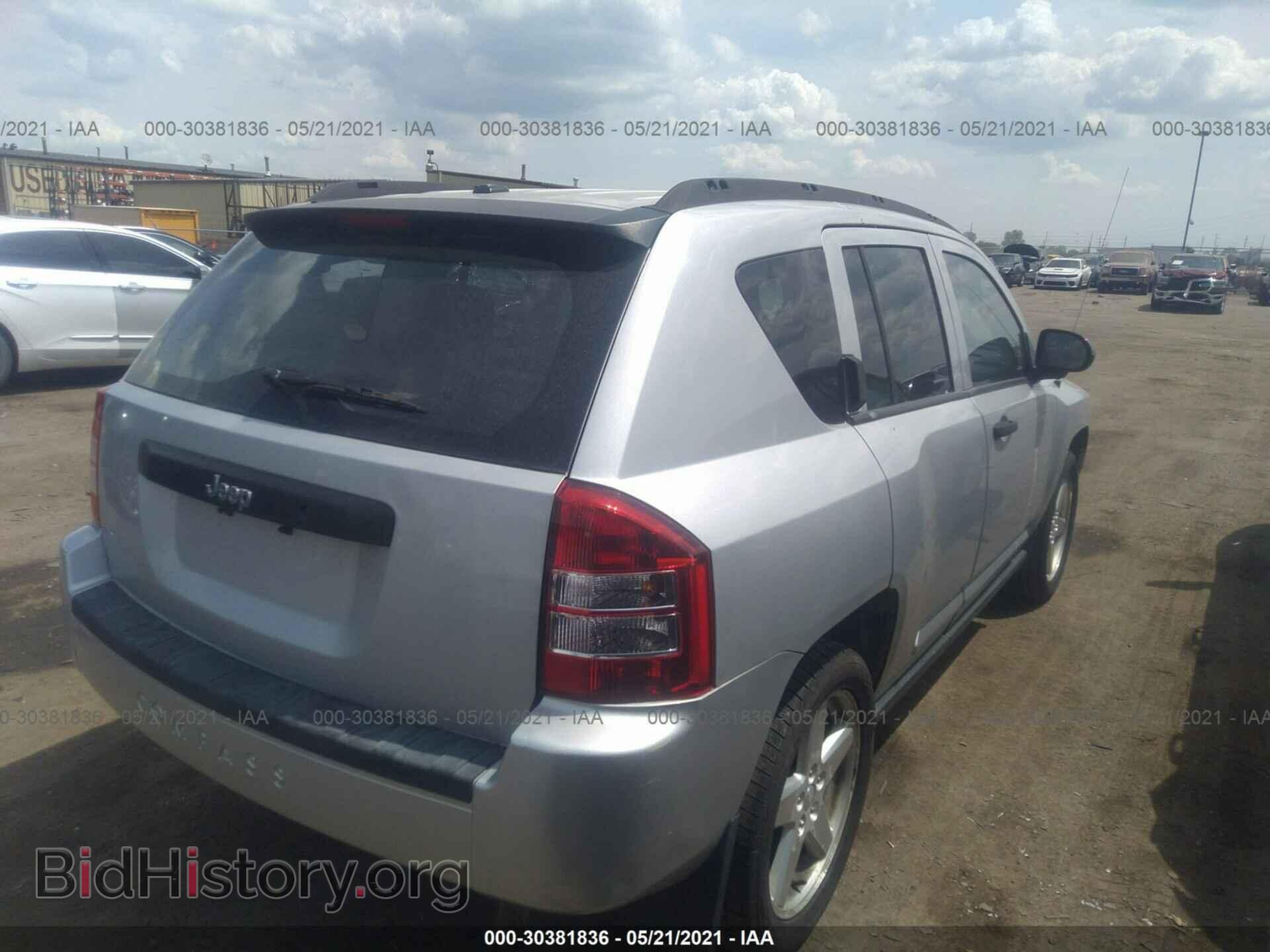 2007 JEEP COMPASS - VIN: 1J8FT57W87D116907 - Фото 4