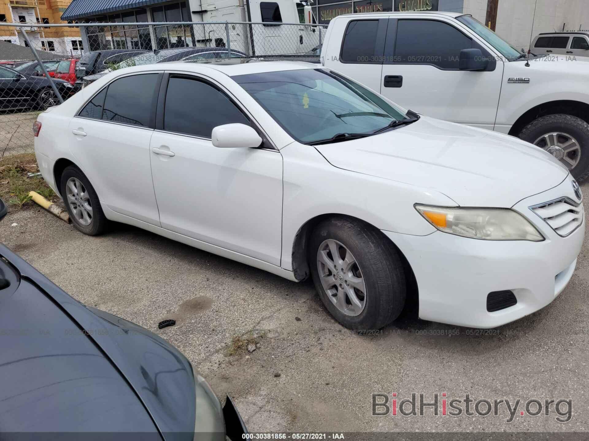 Photo 4T4BF3EK0BR174750 - TOYOTA CAMRY 2011