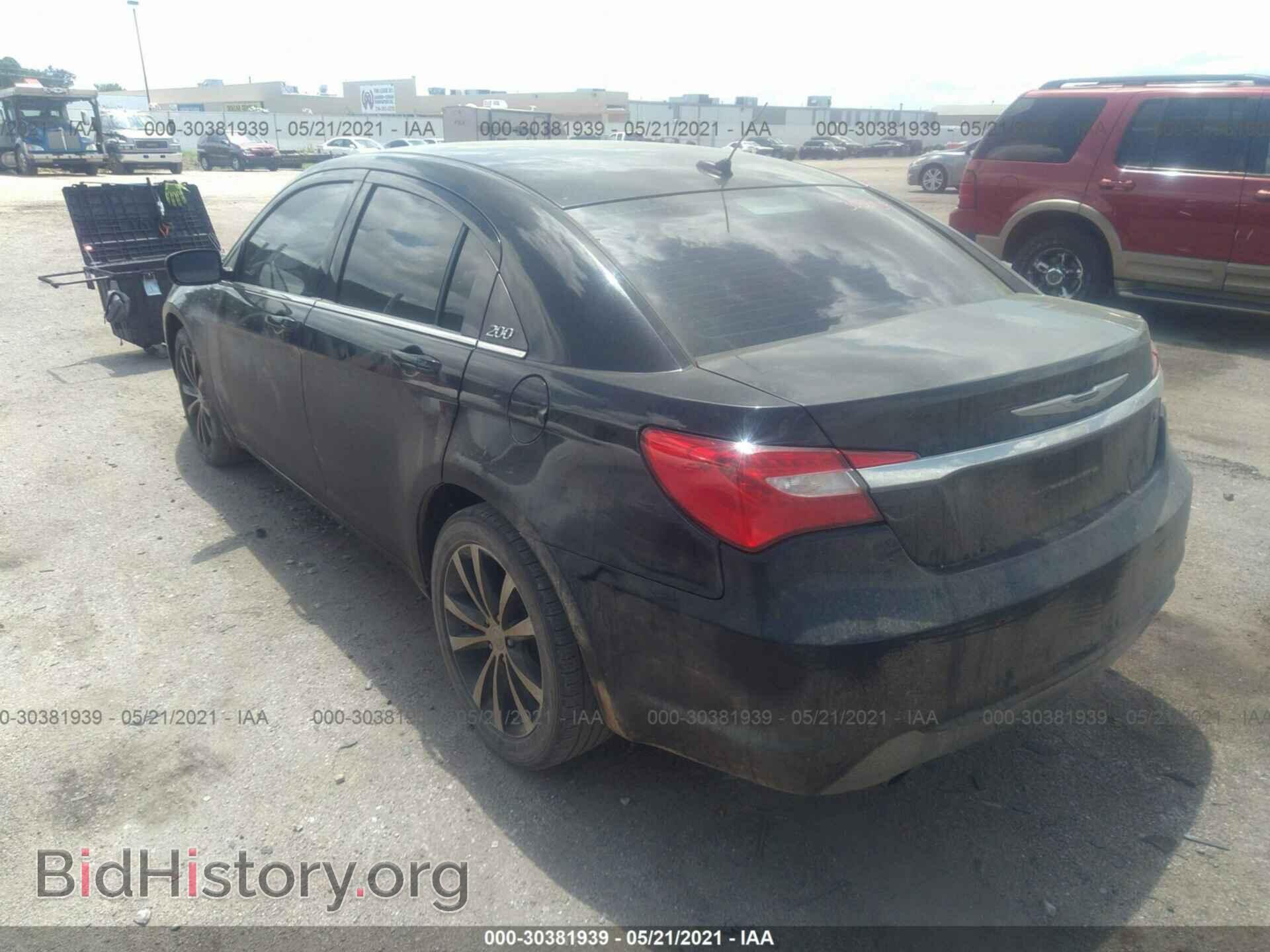 2013 CHRYSLER 200 - VIN: 1C3CCBBG3DN754677 - Фото 3