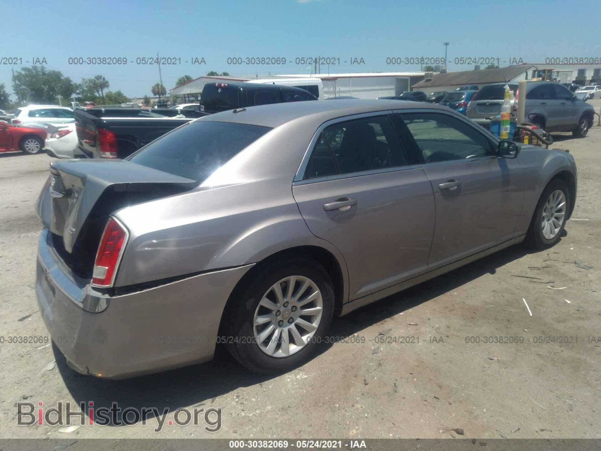 2014 CHRYSLER 300 - VIN: 2C3CCAAG4EH327238 - Photo 4
